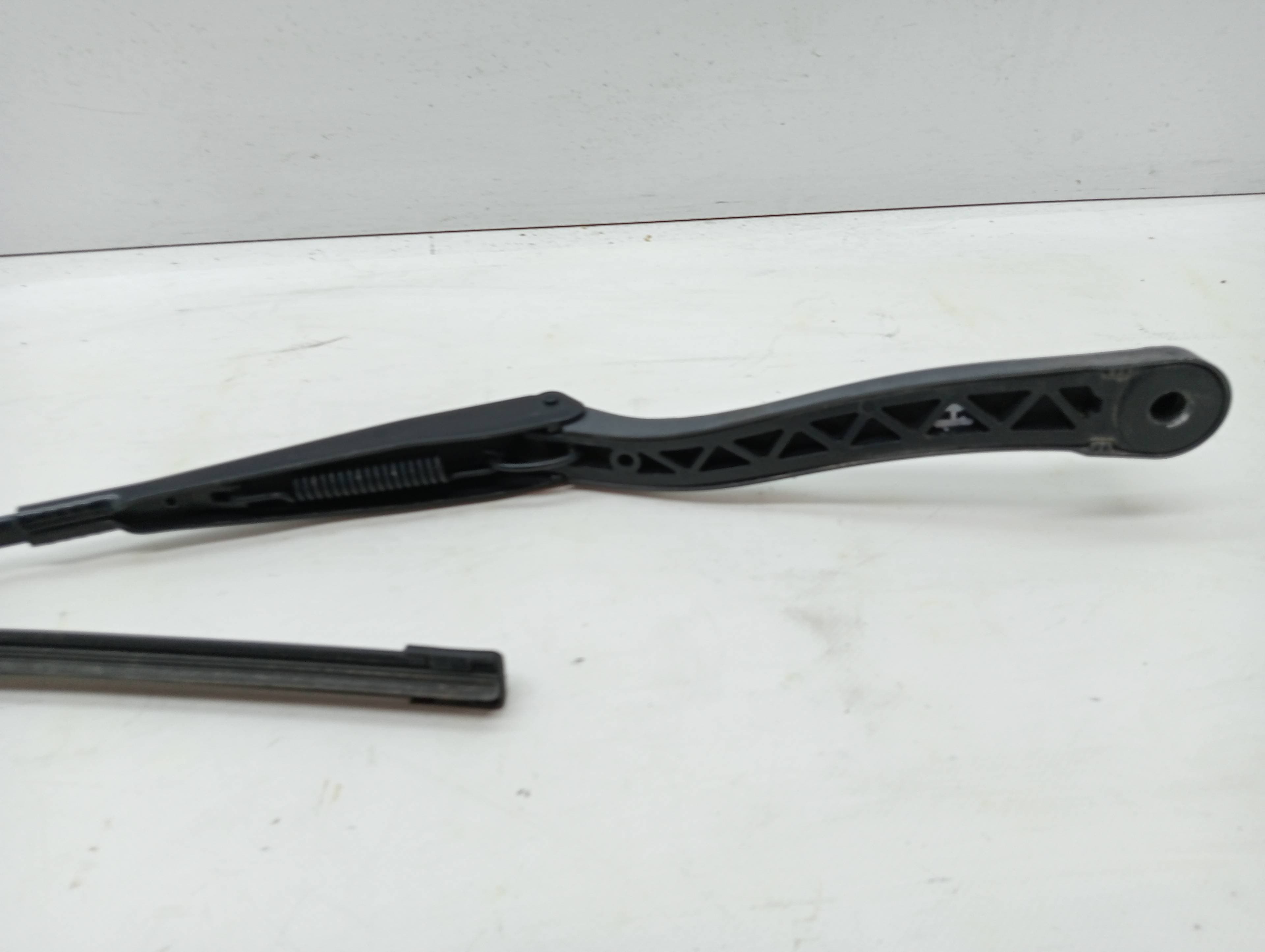 Brazo limpia delantero derecho MERCEDES-BENZ CLASE E (W212) LIM. 2