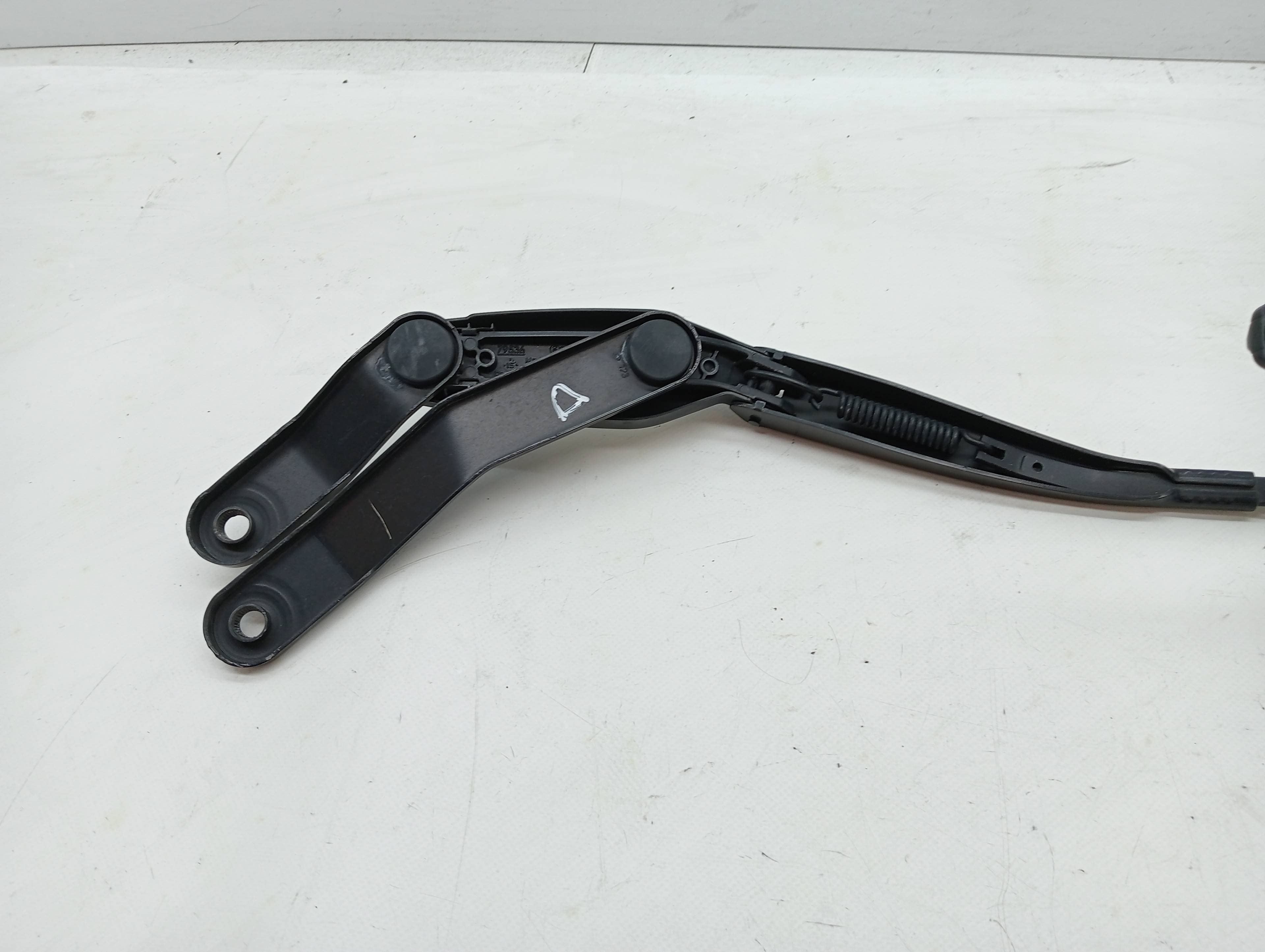 Brazo limpia delantero izquierdo MERCEDES-BENZ CLASE E (W212) LIM. 2