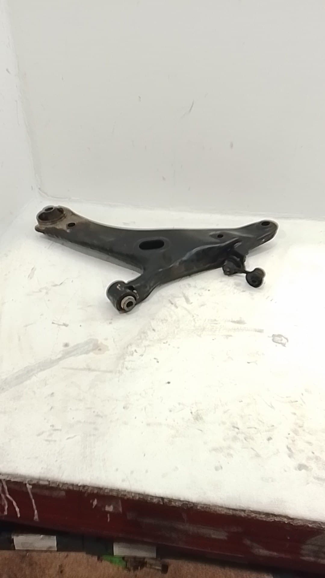 Brazo suspension inferior delantero izquierdo SUBARU FORESTER S11 (SG) 4