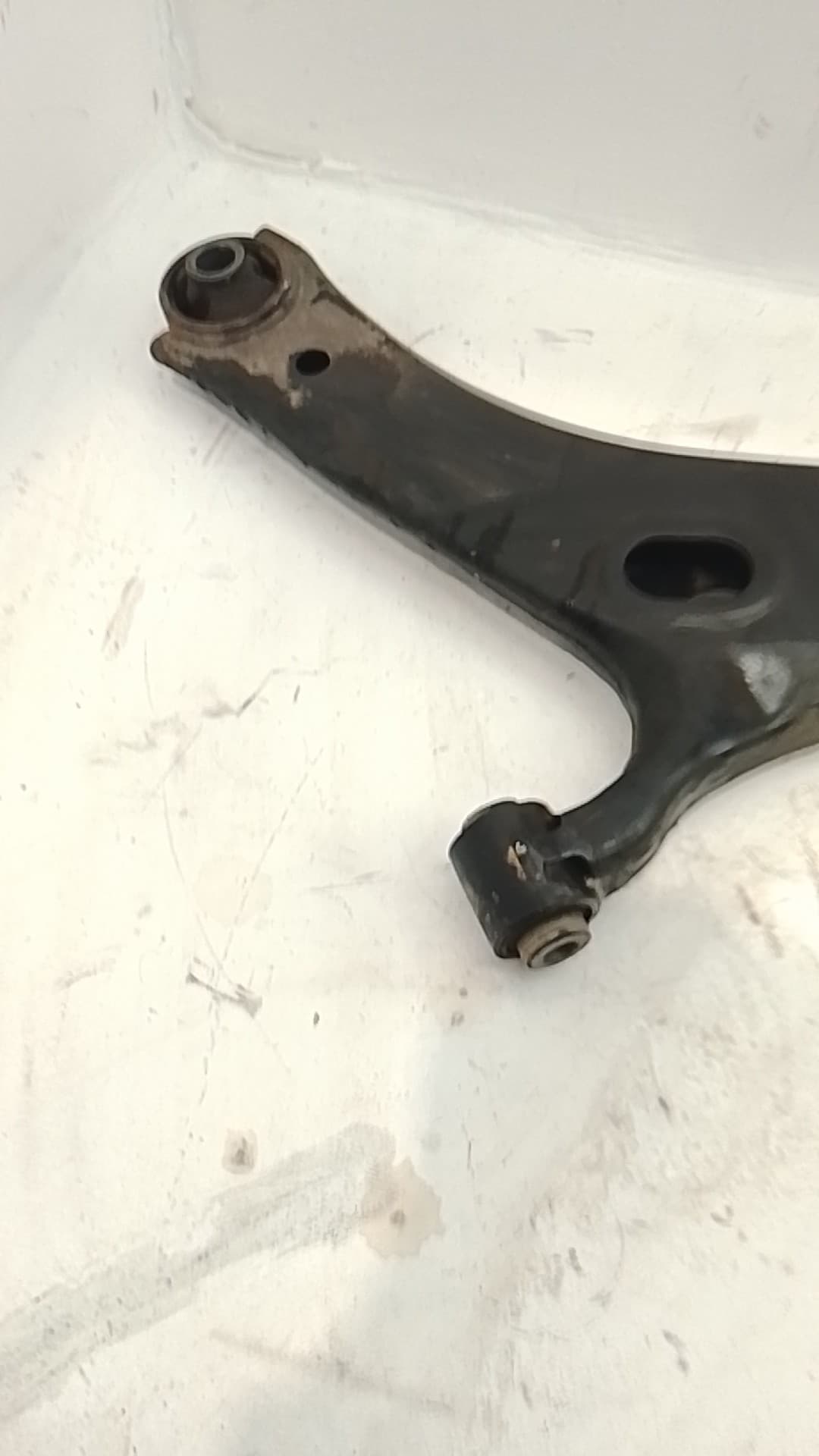 Brazo suspension inferior delantero izquierdo SUBARU FORESTER S11 (SG) 2
