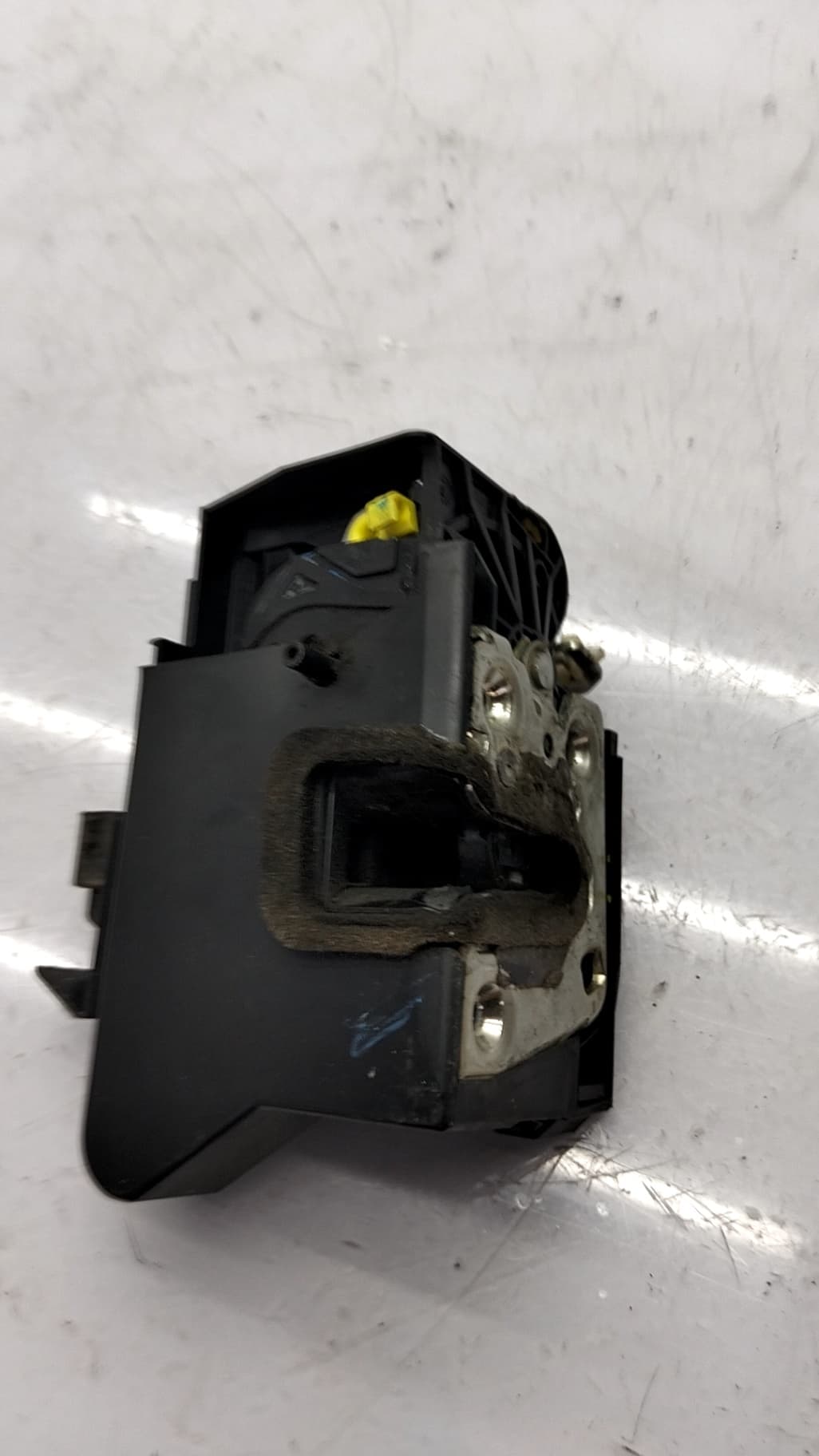 Cerradura puerta trasera izquierda DACIA SANDERO 3