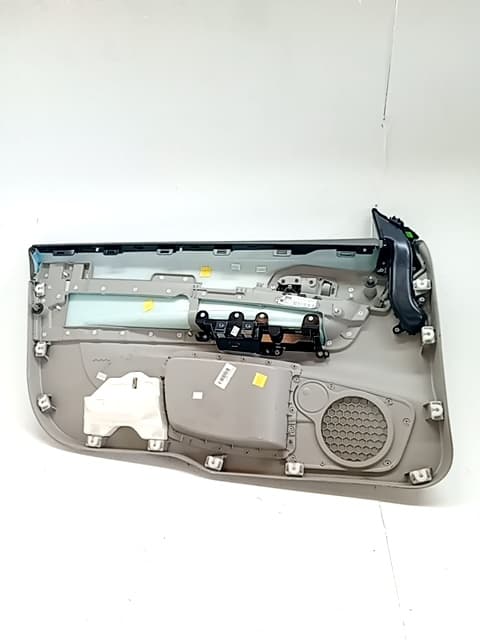 Guarnecido puerta delantera derecha VOLVO C30 2