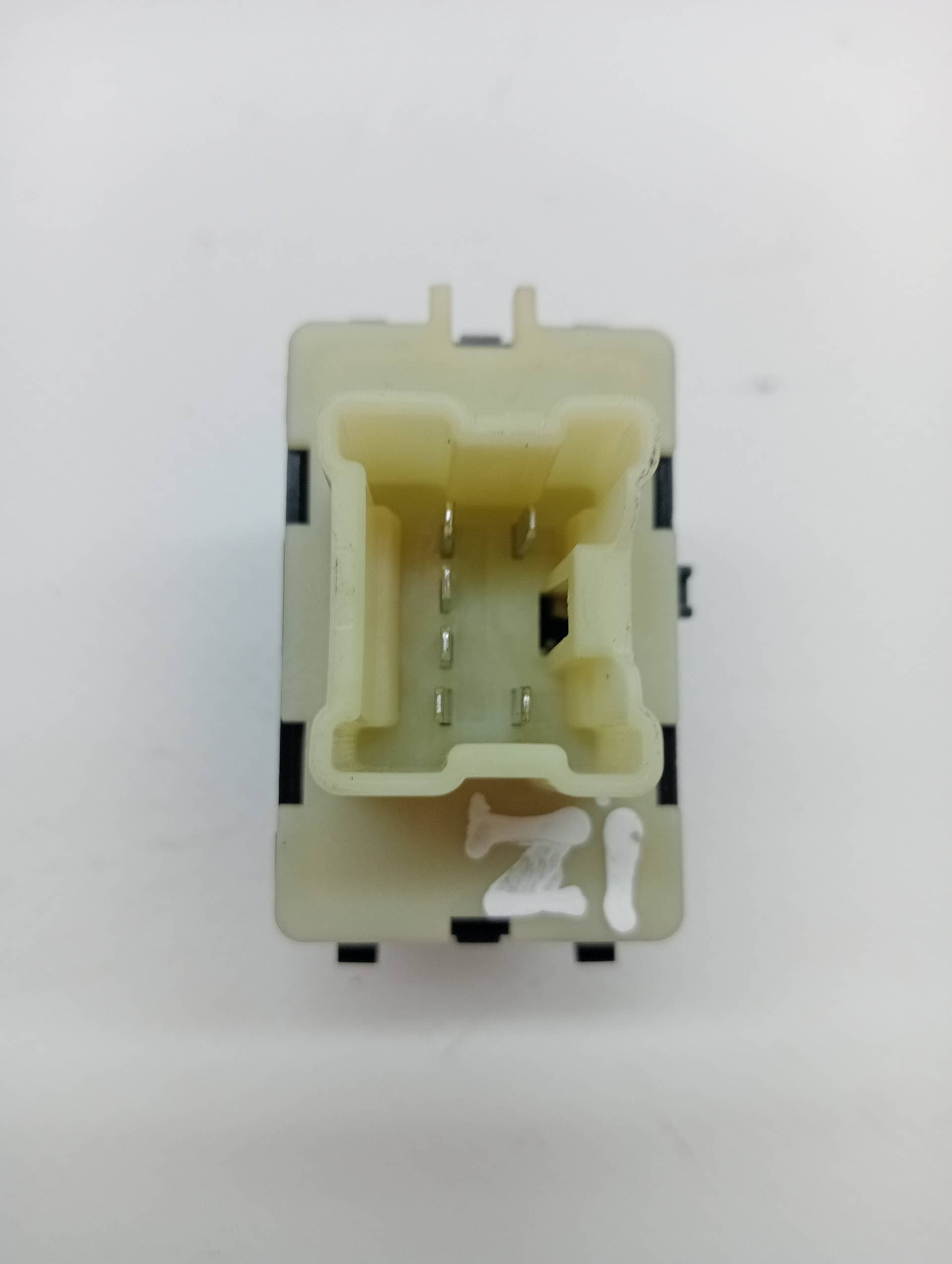 Mando elevalunas delantero derecho DACIA SANDERO 3
