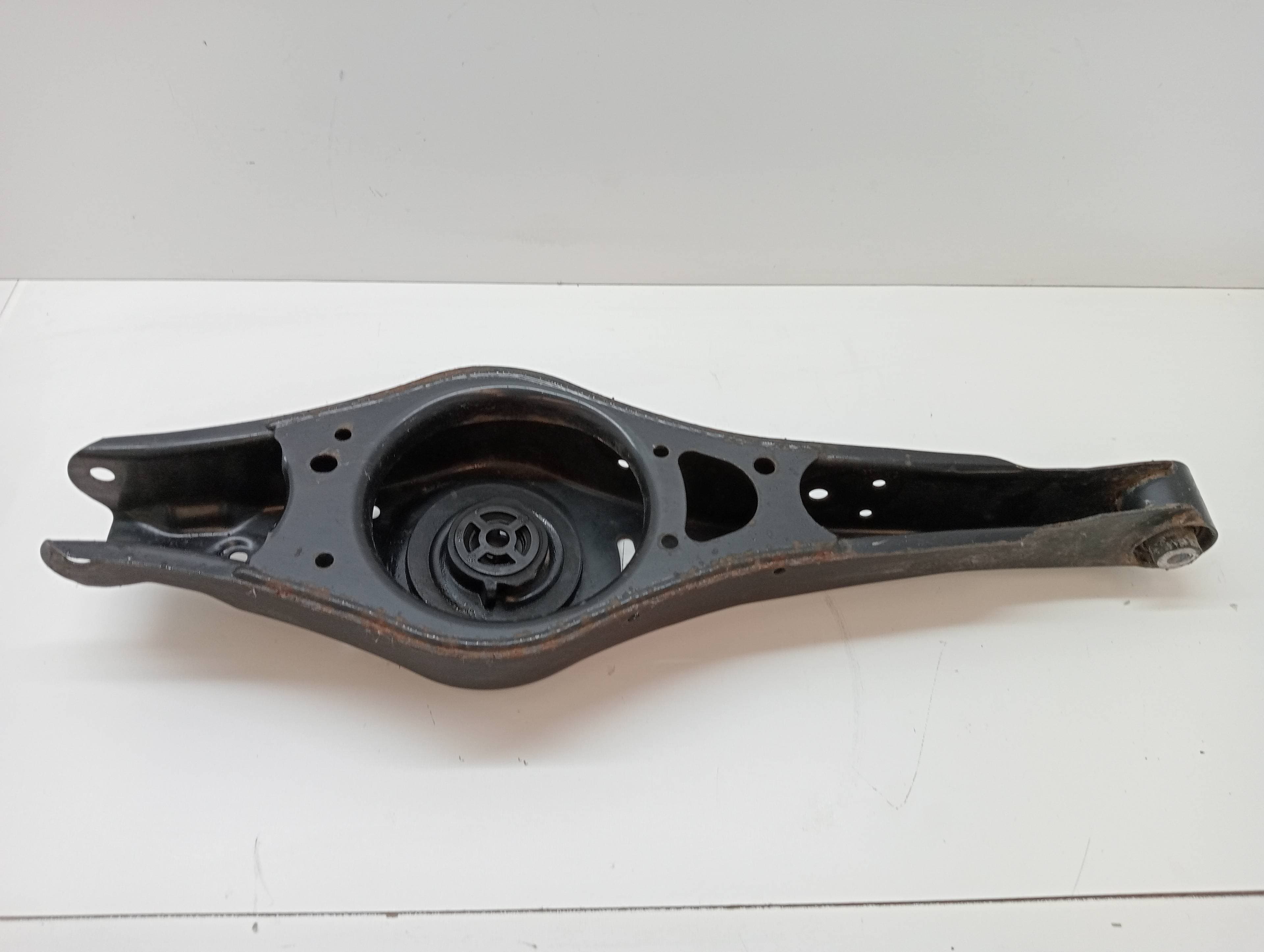 Brazo suspension inferior trasero izquierdo SEAT LEON (5F1) 4