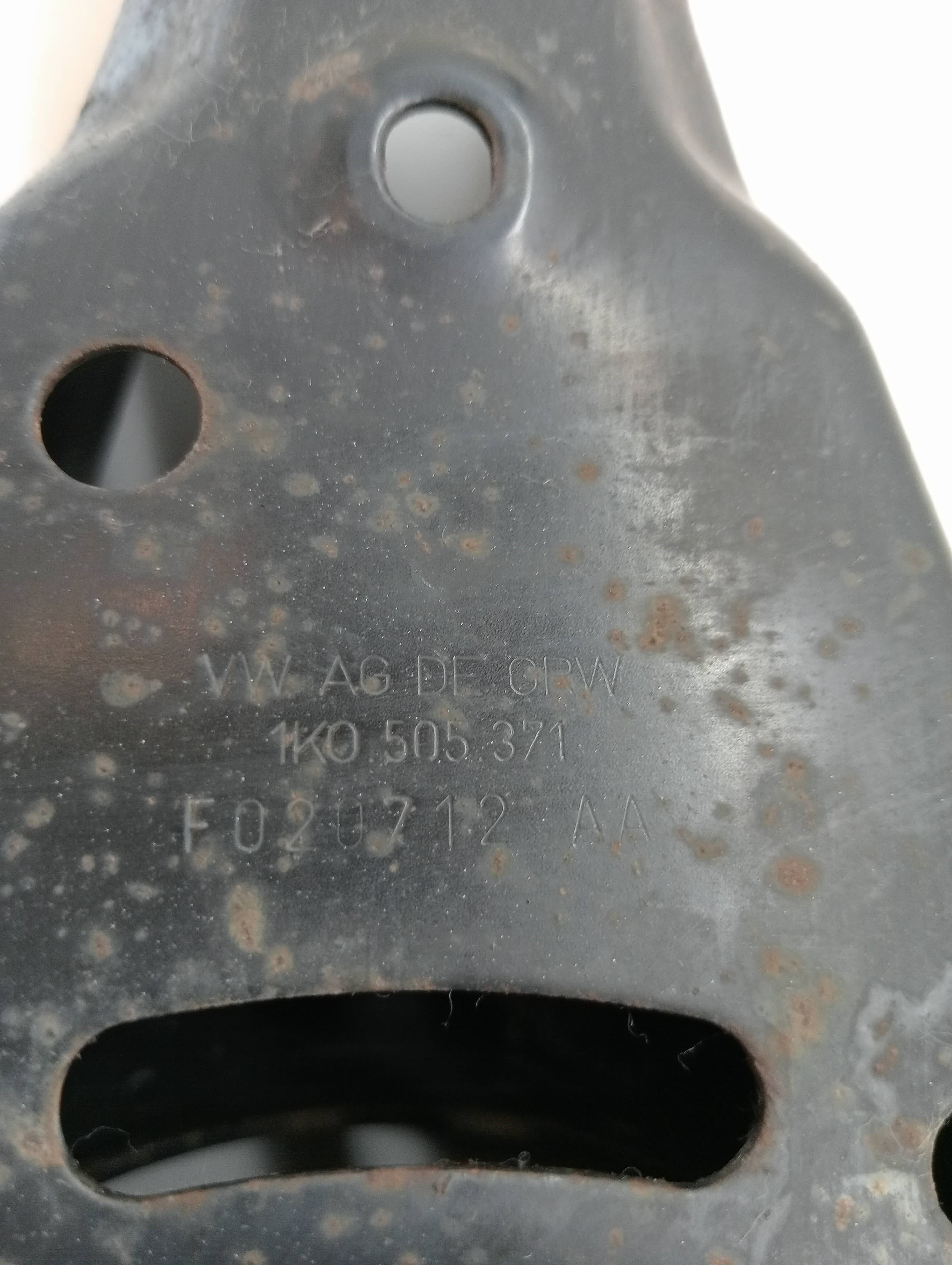 Brazo suspension inferior trasero izquierdo SEAT LEON (5F1) 2