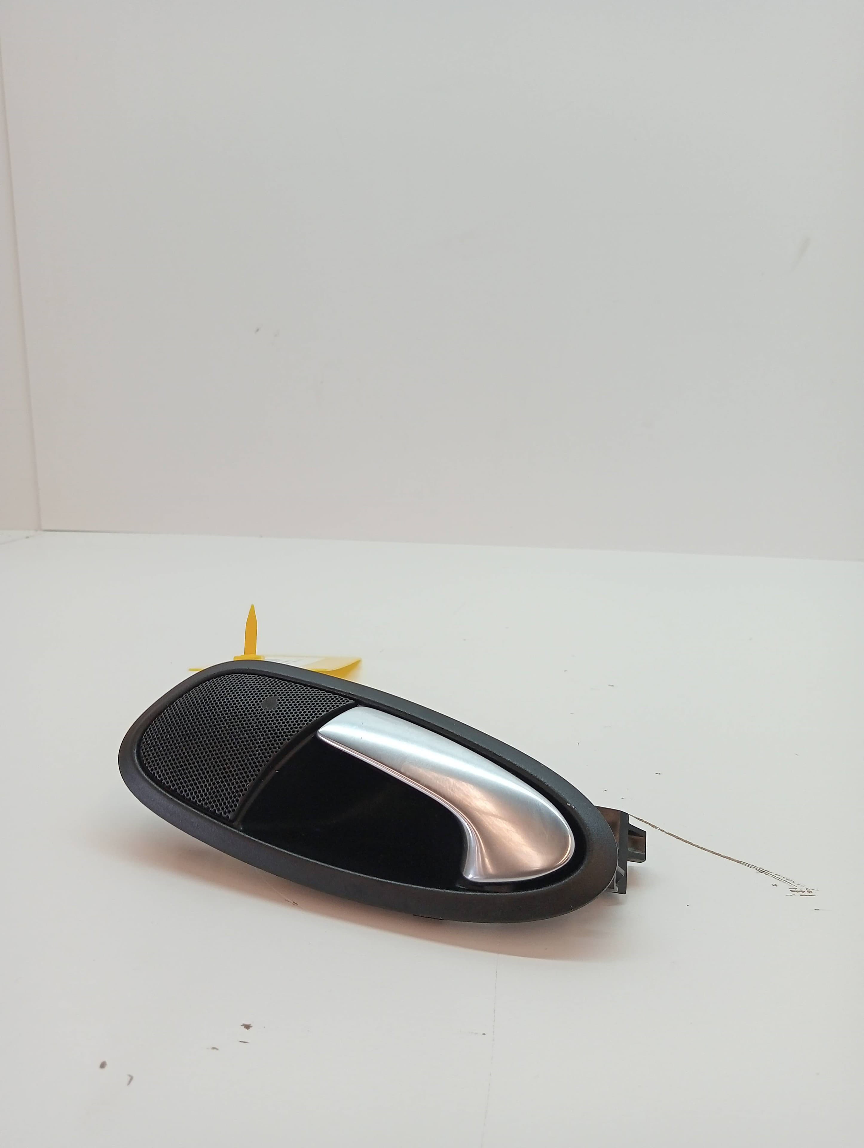 Maneta interior trasera izquierda SEAT LEON (5F1)