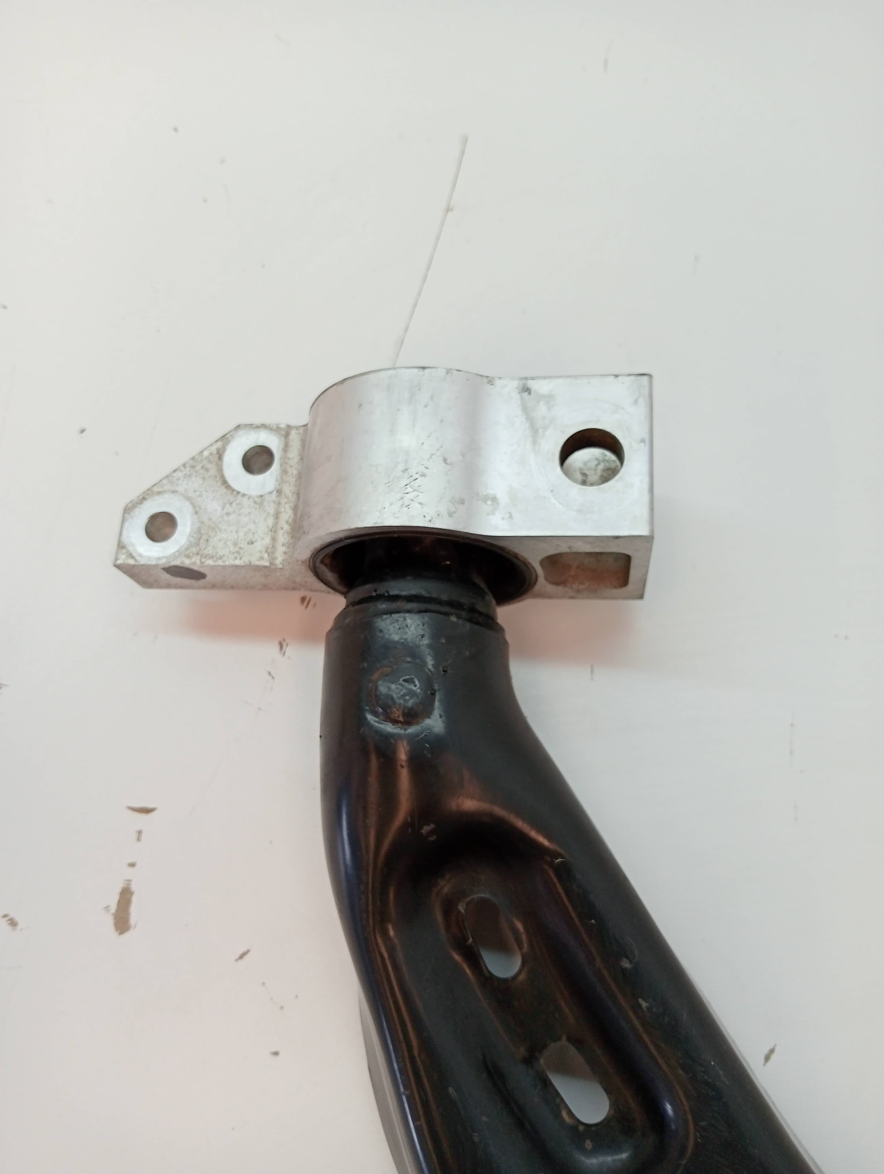 Brazo suspension inferior delantero izquierdo SEAT LEON (5F1) 2