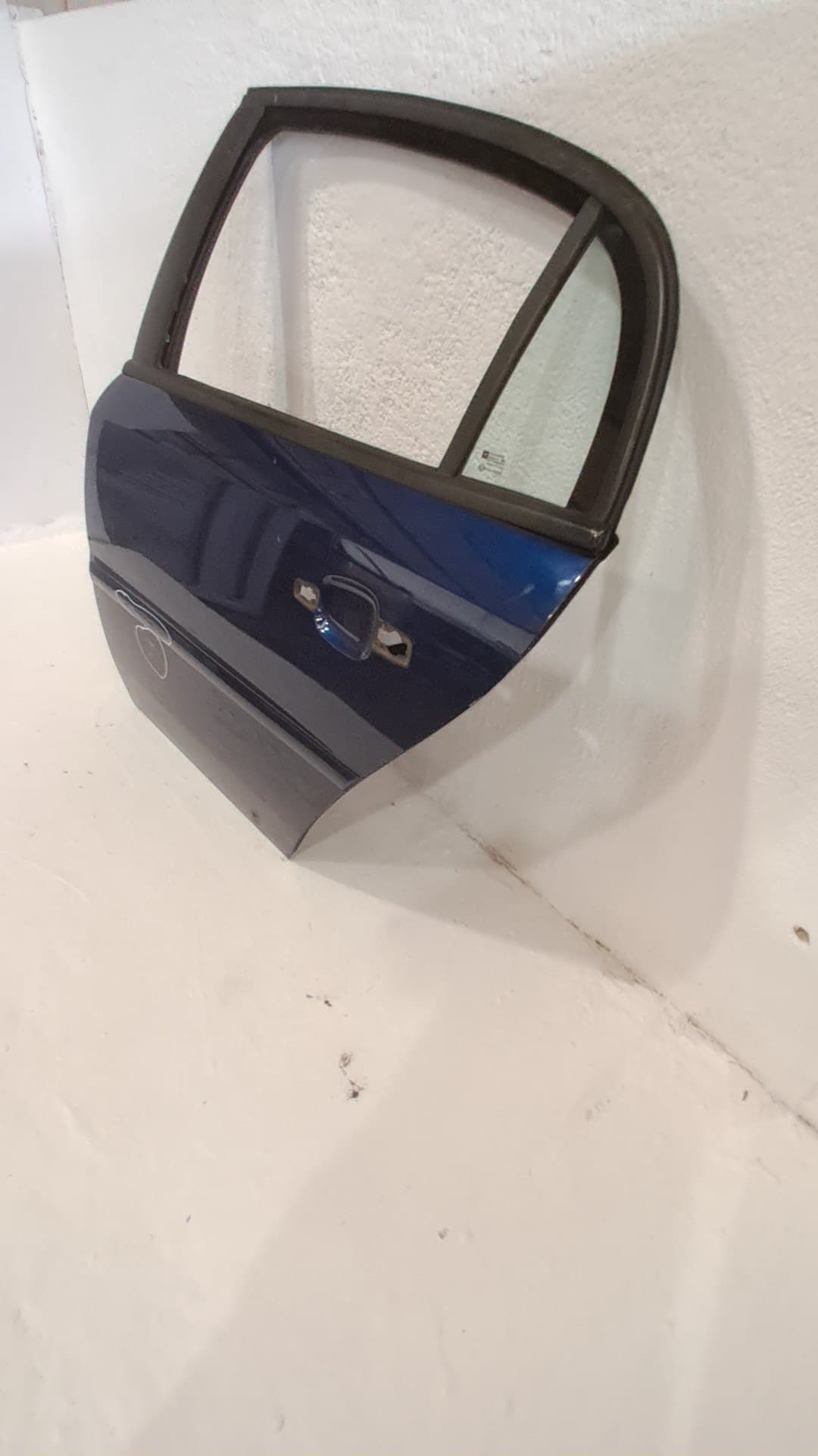 Puerta trasera izquierda OPEL VECTRA B BERLINA 4