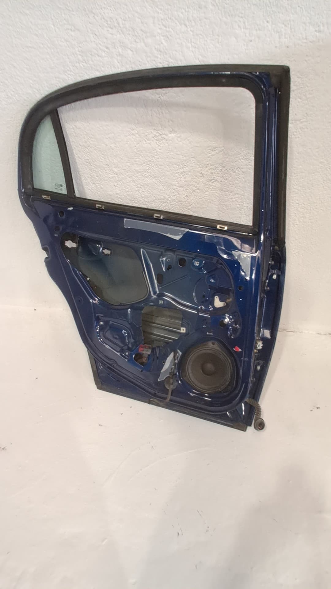 Puerta trasera izquierda OPEL VECTRA B BERLINA 3