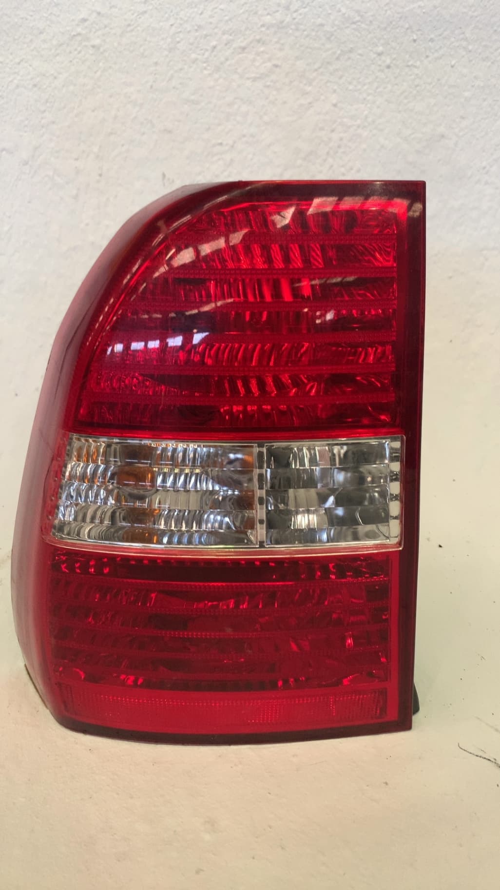 Piloto trasero izquierdo KIA SPORTAGE
