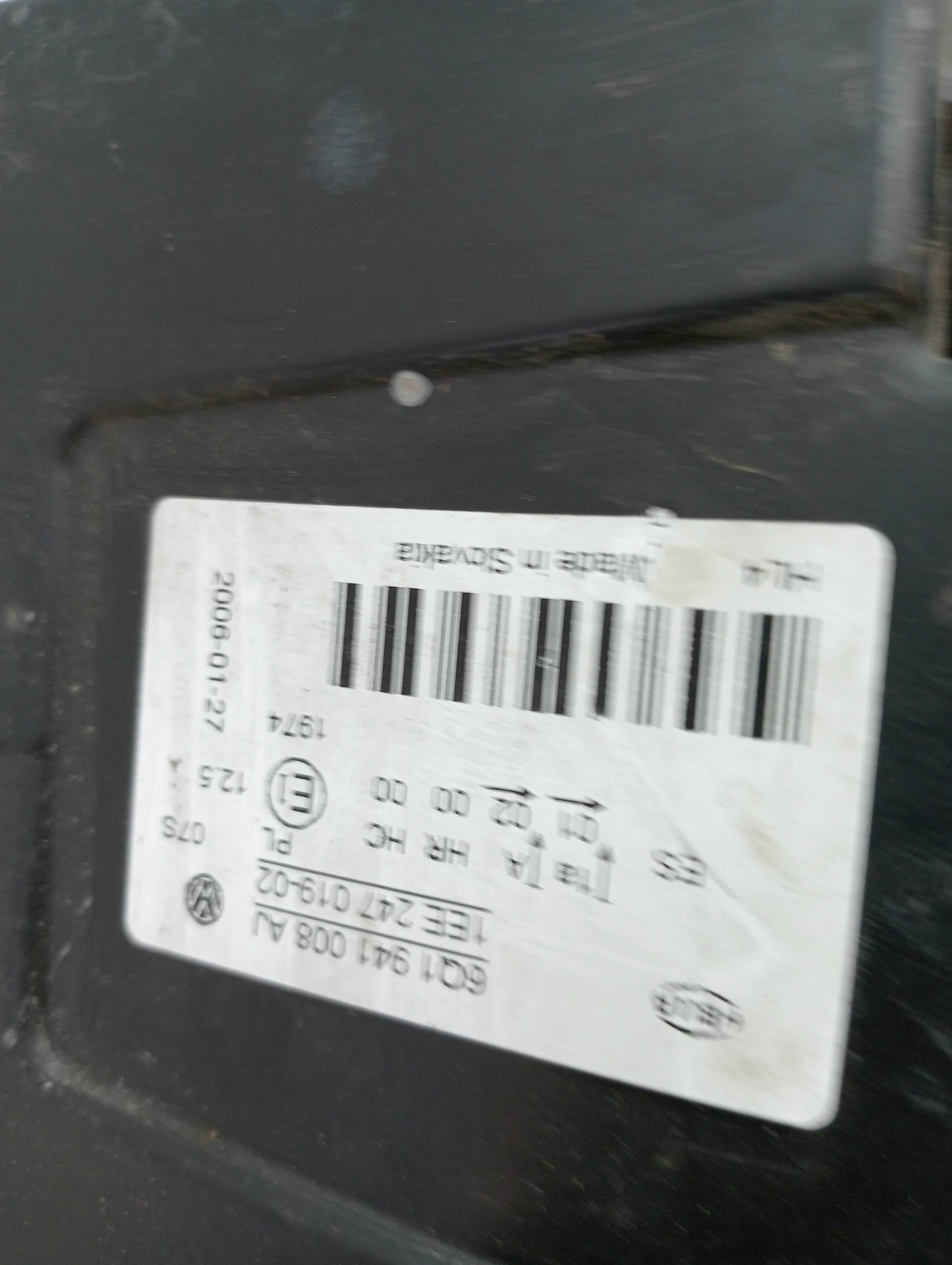 Faro derecho VOLKSWAGEN POLO (9N3) 2