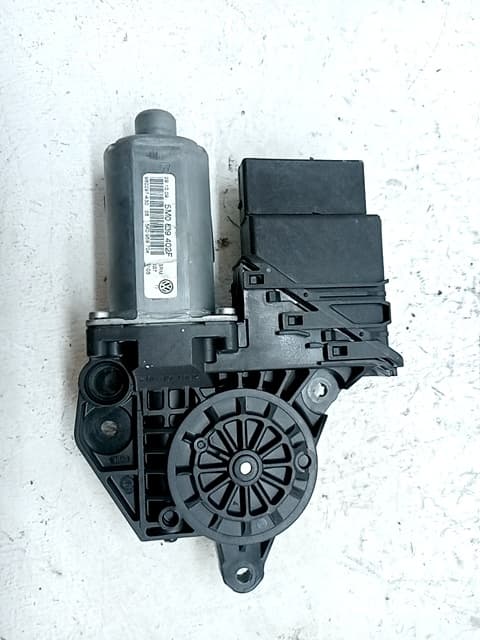 Motor elevalunas trasero derecho VOLKSWAGEN GOLF PLUS V (5M1, 521)