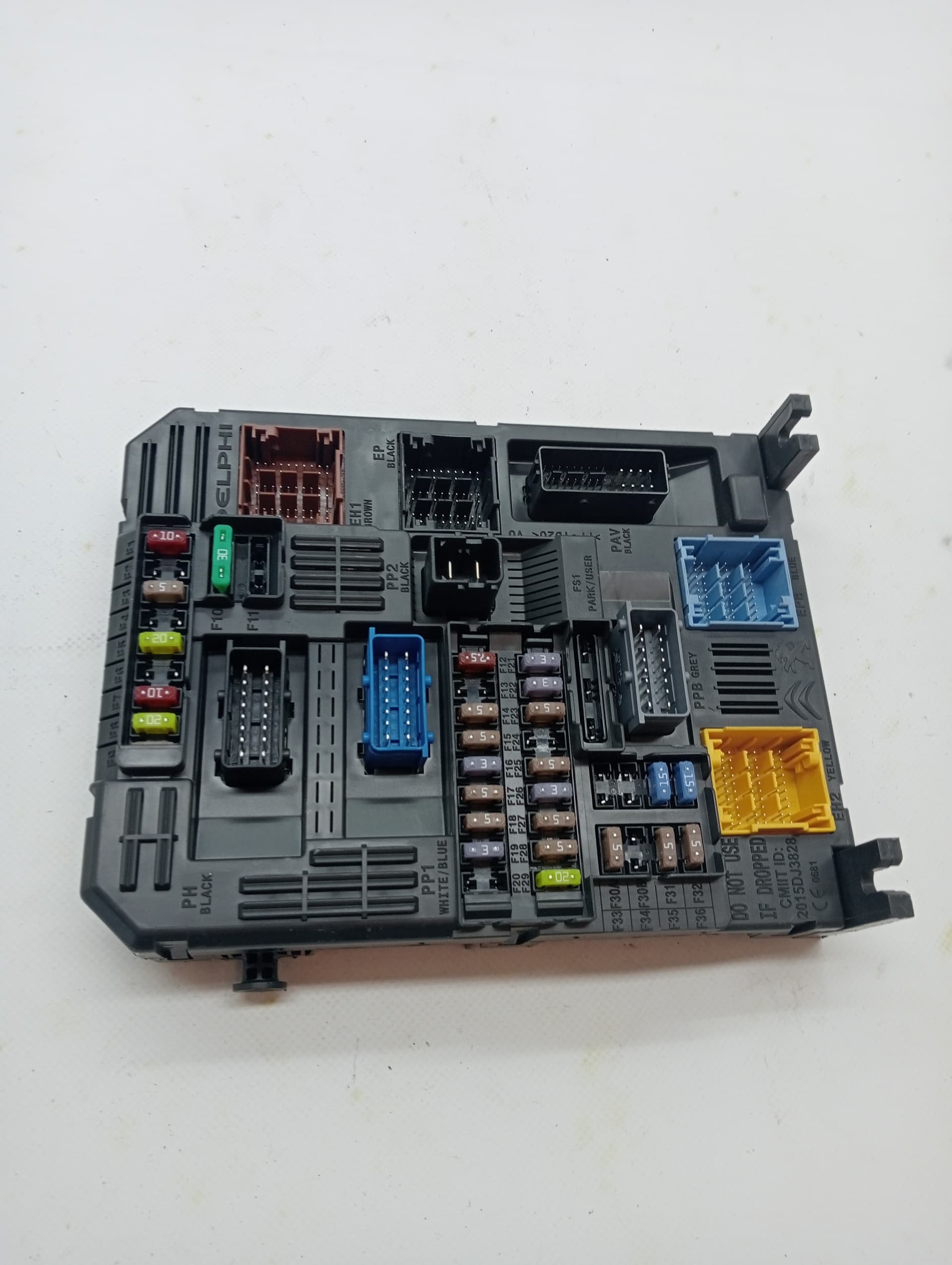Caja reles / fusibles PEUGEOT 2008 (P1)