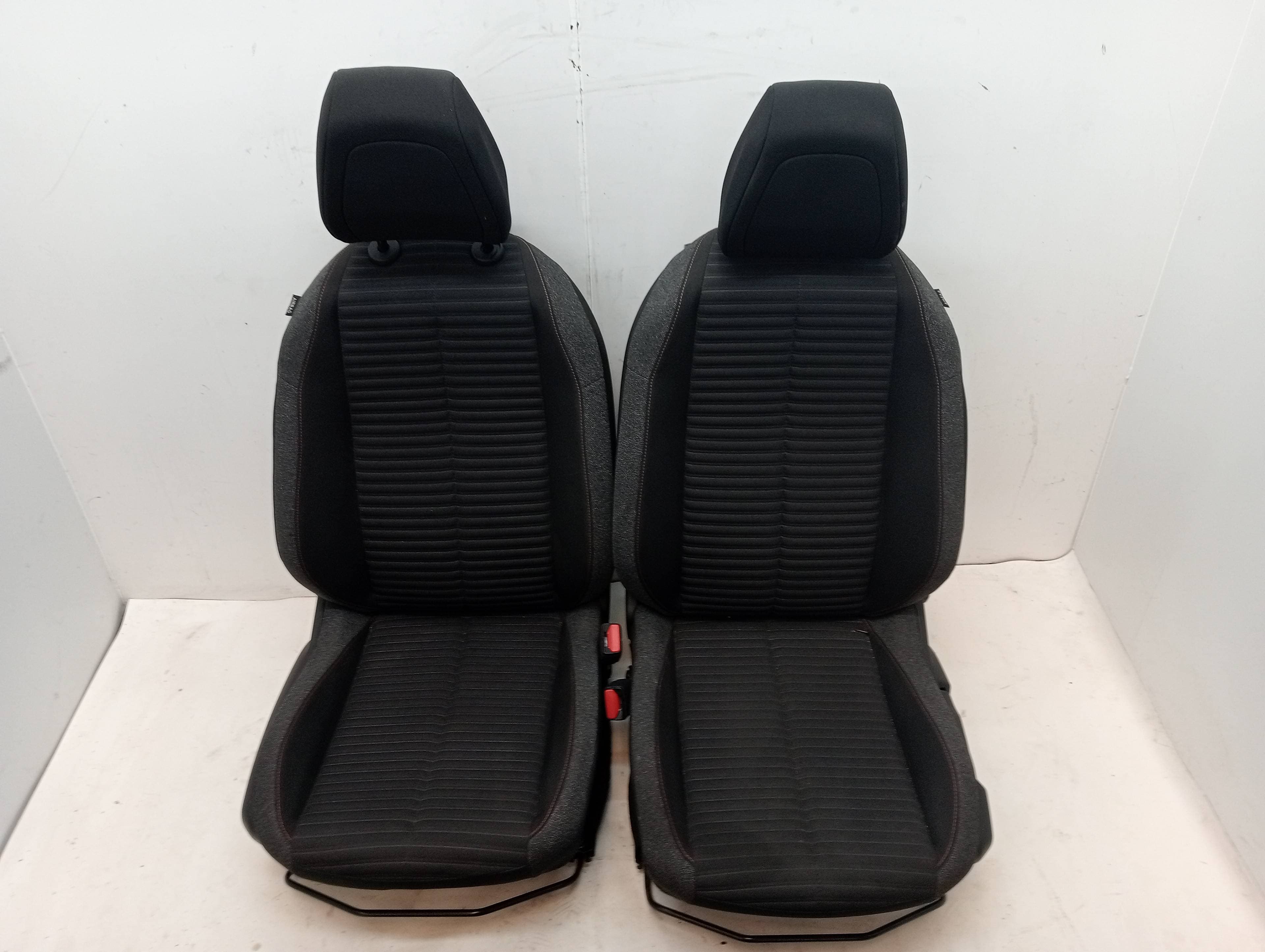 Juego asientos completo PEUGEOT 2008 (P1)