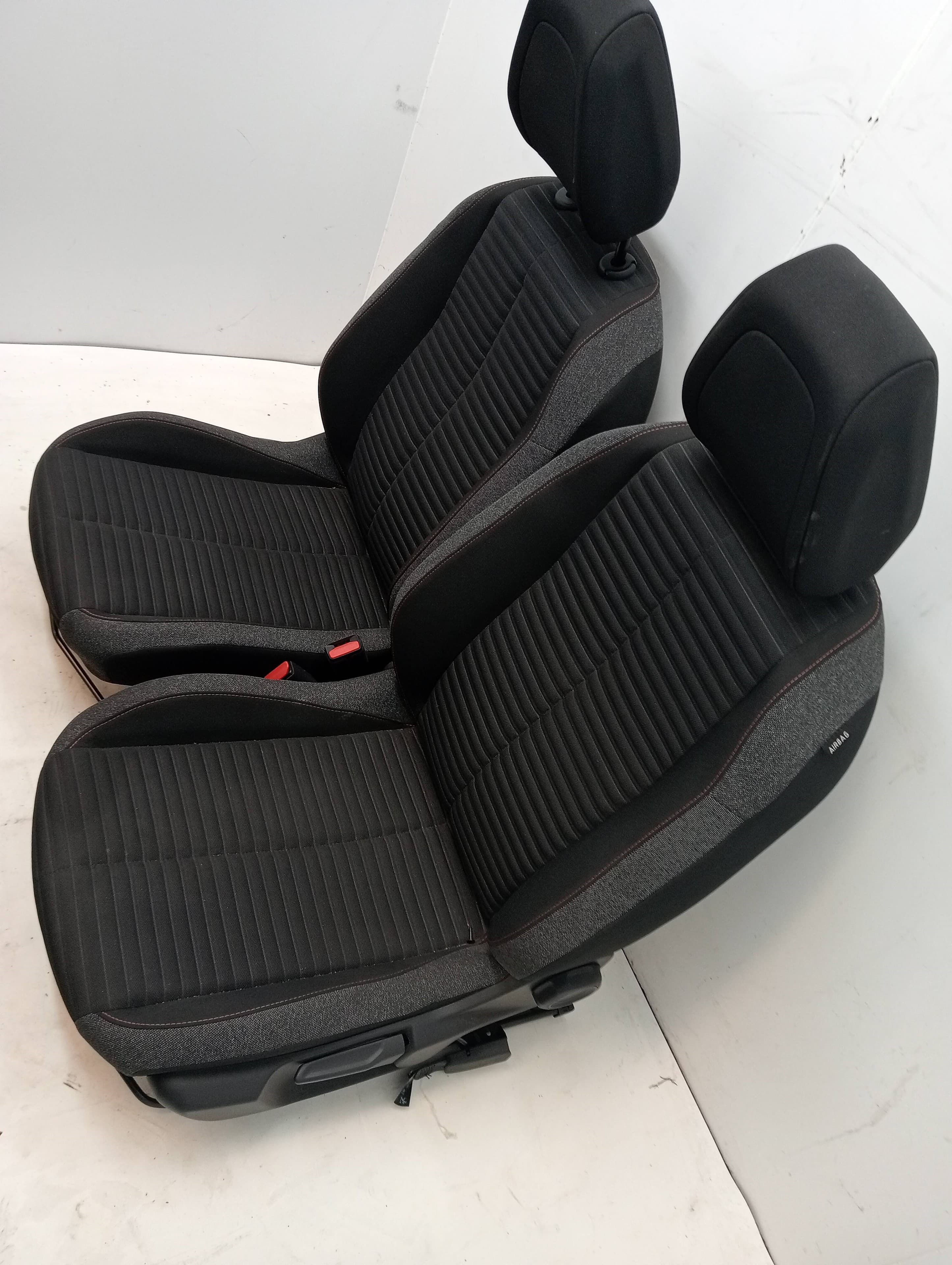 Juego asientos completo PEUGEOT 2008 (P1) 5