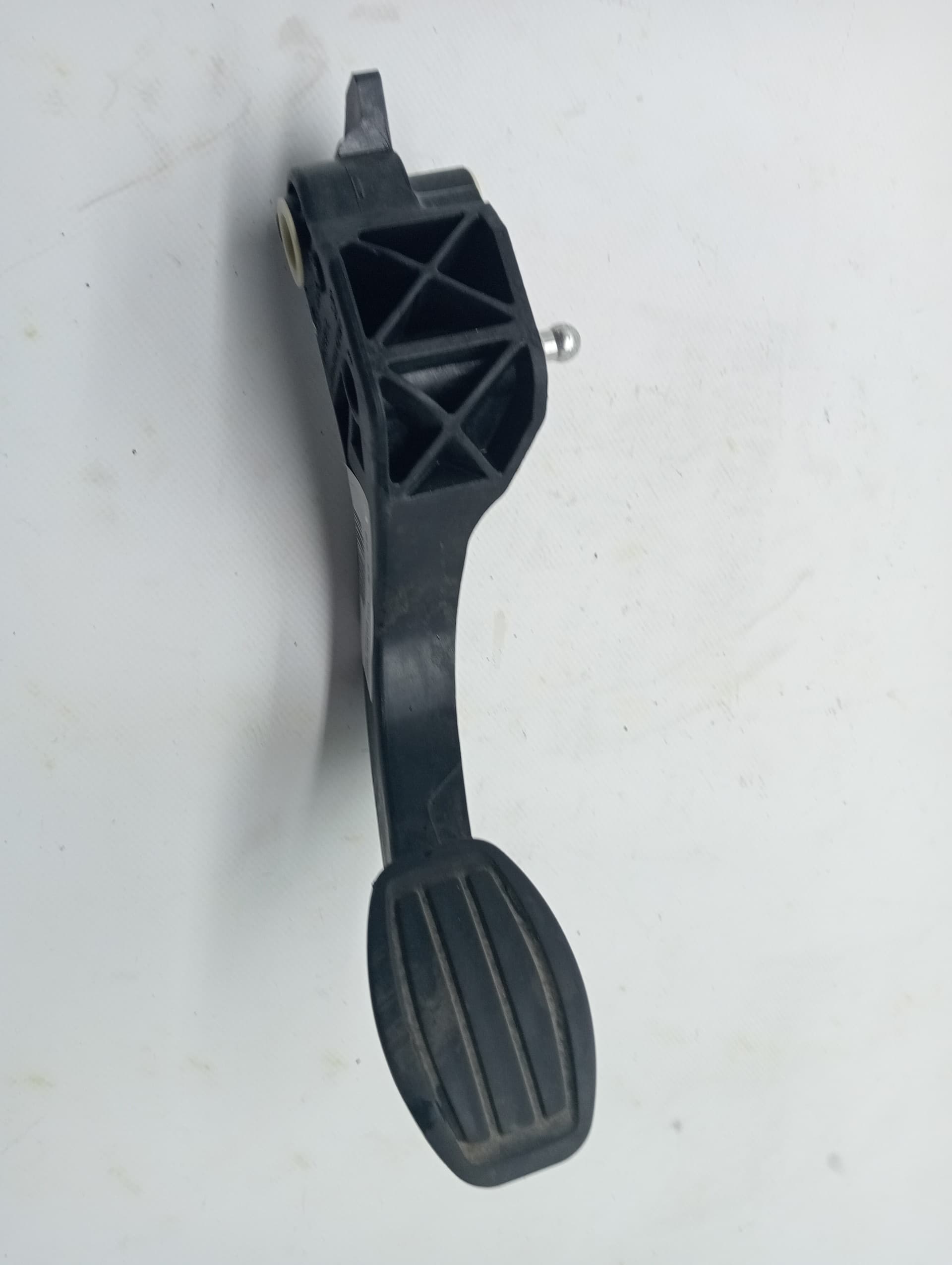 Pedal embrague PEUGEOT 2008 (P1) 3