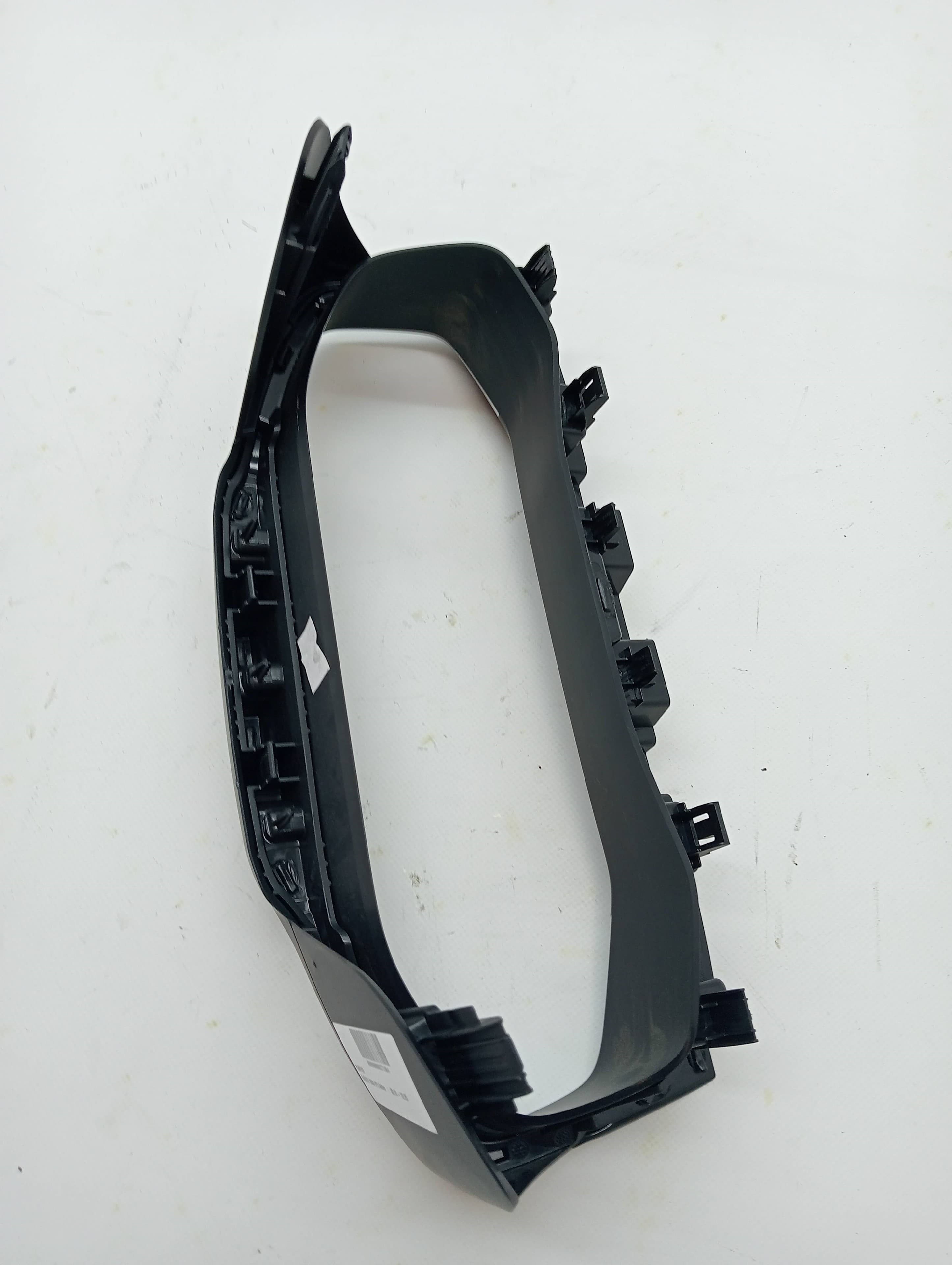Plastico PEUGEOT 2008 (P1) 3
