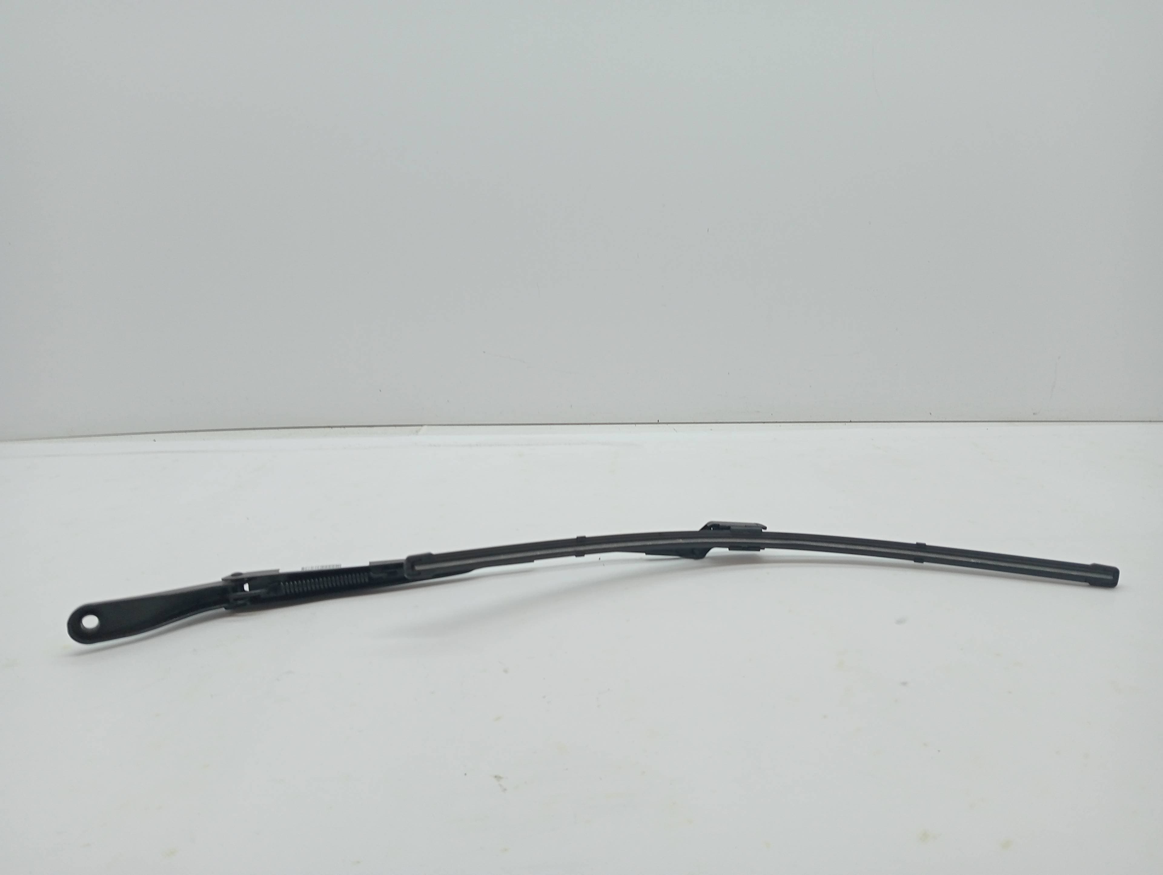 Brazo limpia delantero derecho PEUGEOT 2008 (P1)