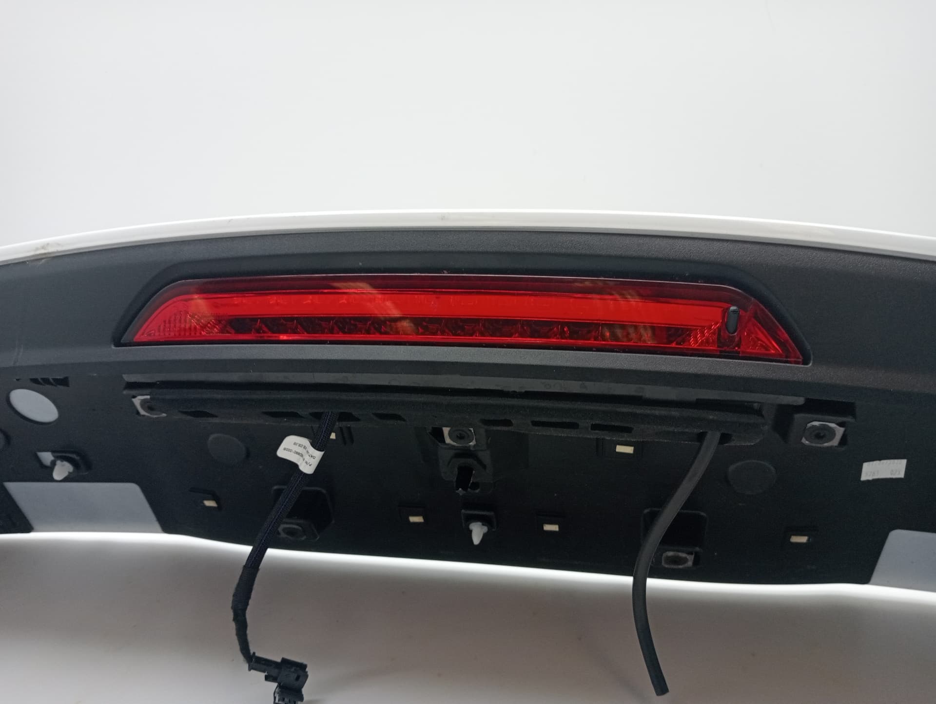 Aleron trasero PEUGEOT 2008 (P1) 2