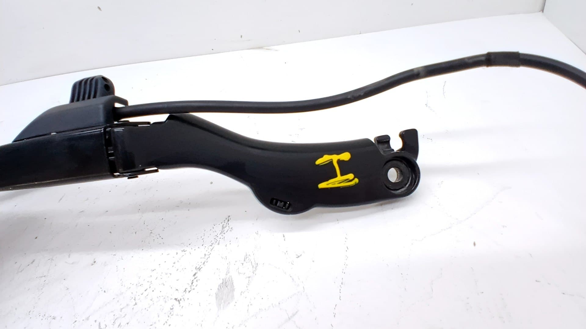 Brazo limpia delantero izquierdo VOLVO XC 40 2