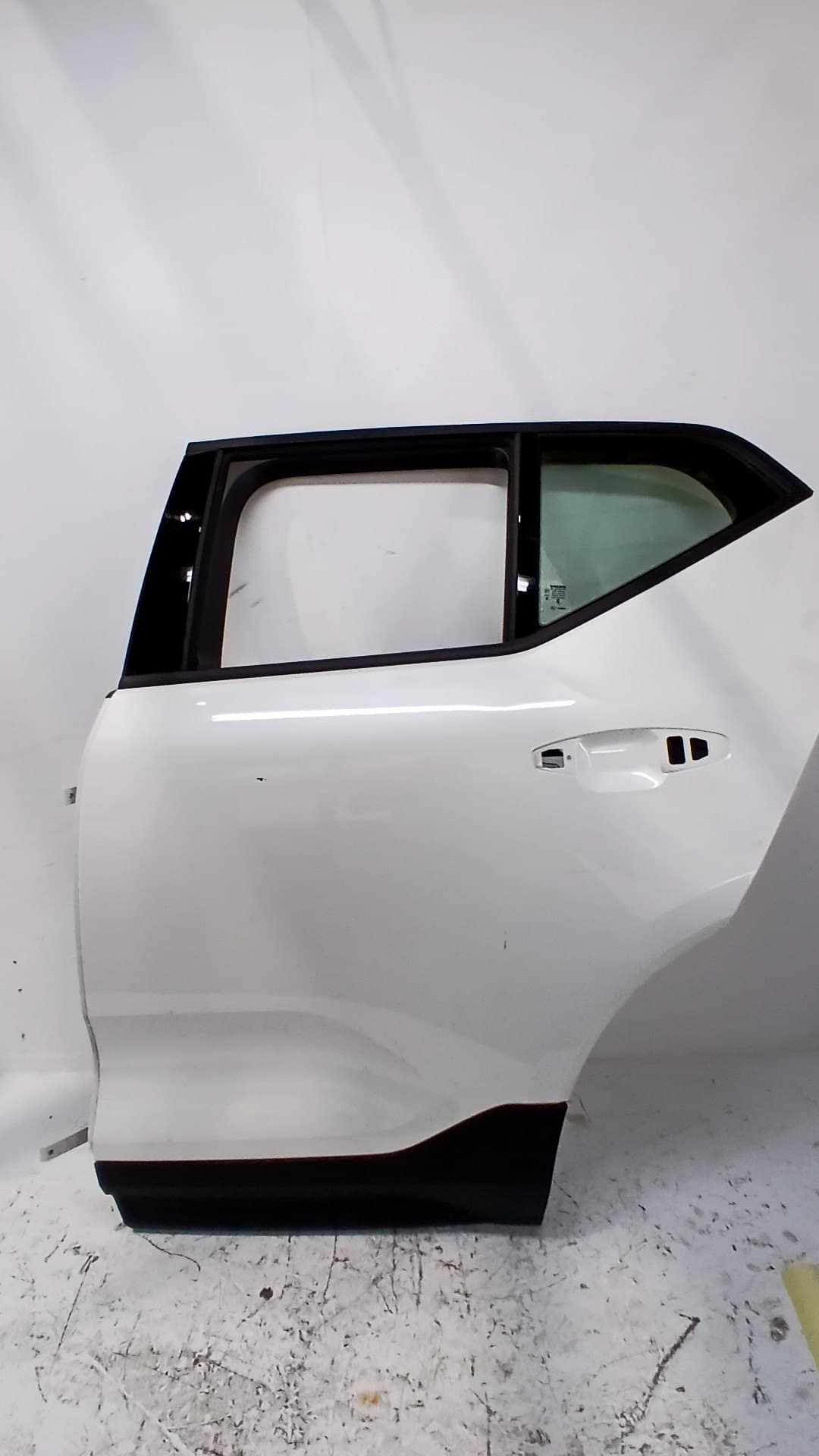 Puerta trasera izquierda VOLVO XC 40