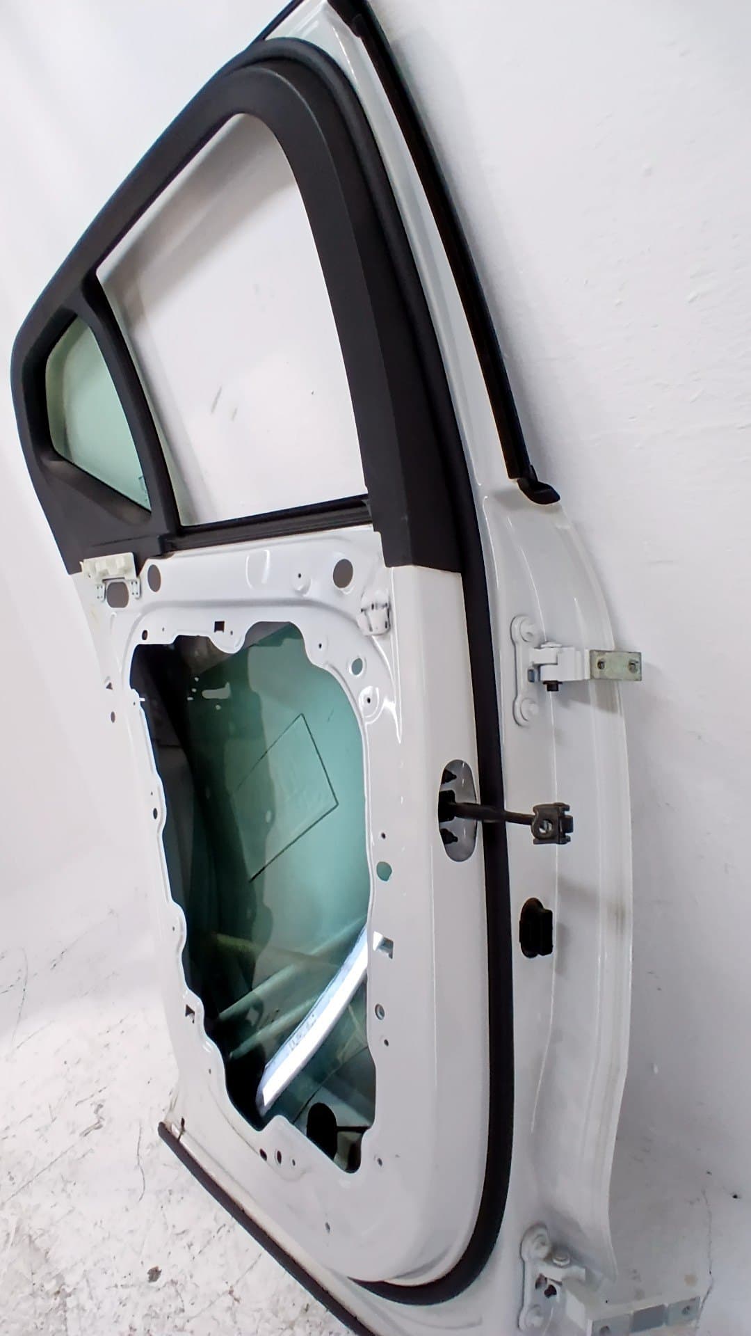Puerta trasera izquierda VOLVO XC 40 3