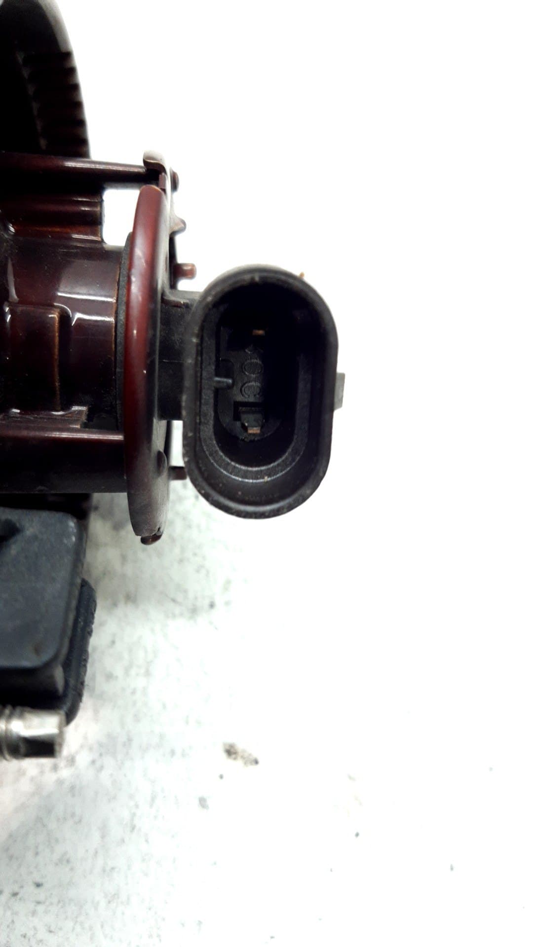 Faro antiniebla izquierdo TOYOTA AVENSIS (_T25_) 2