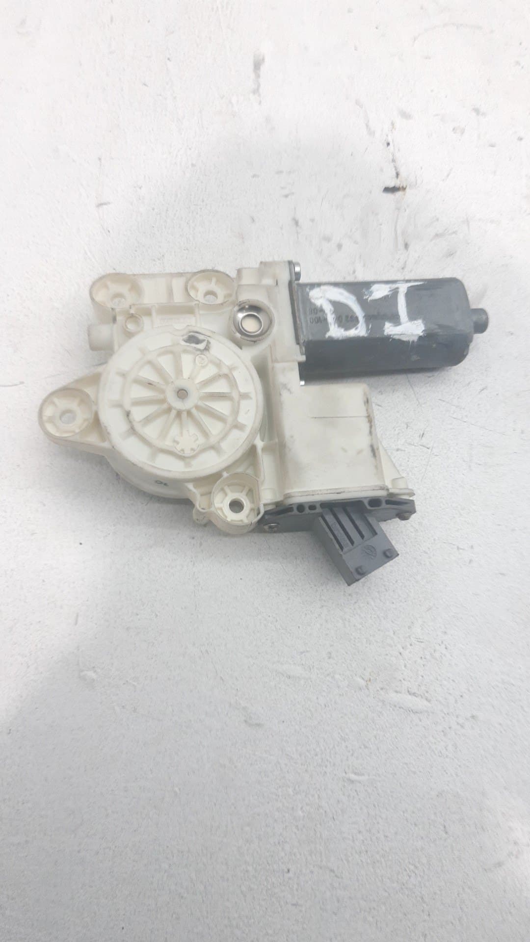Motor elevalunas delantero izquierdo TOYOTA AVENSIS (_T25_)