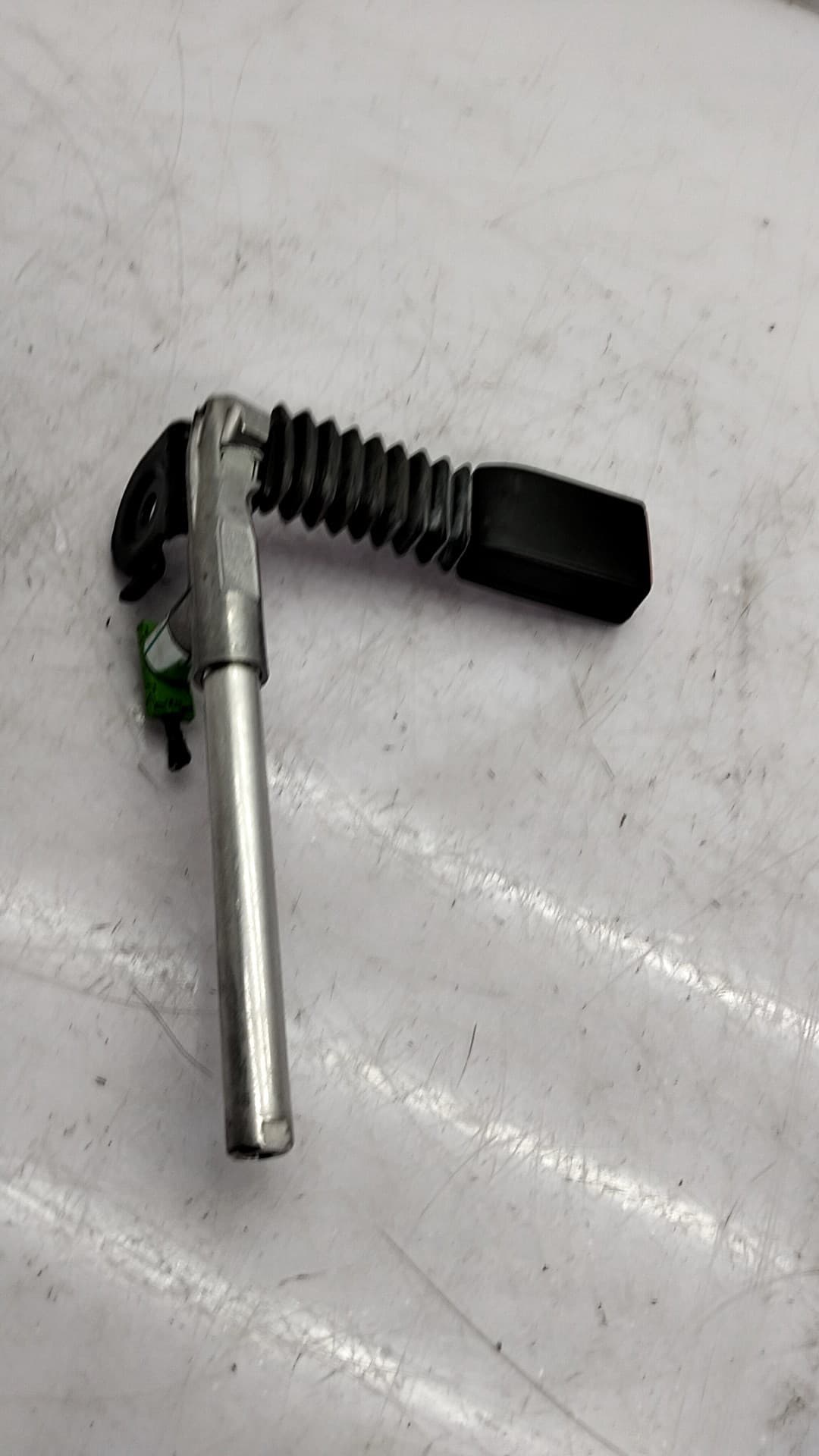 Enganche cinturon delantero derecho MERCEDES-BENZ CLC-CLASS 2