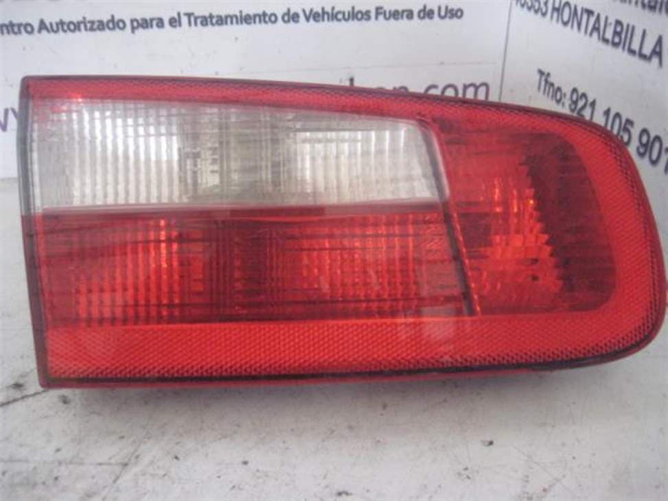 Piloto trasero izquierdo interior RENAULT LAGUNA II GRANDTOUR (KG0)
