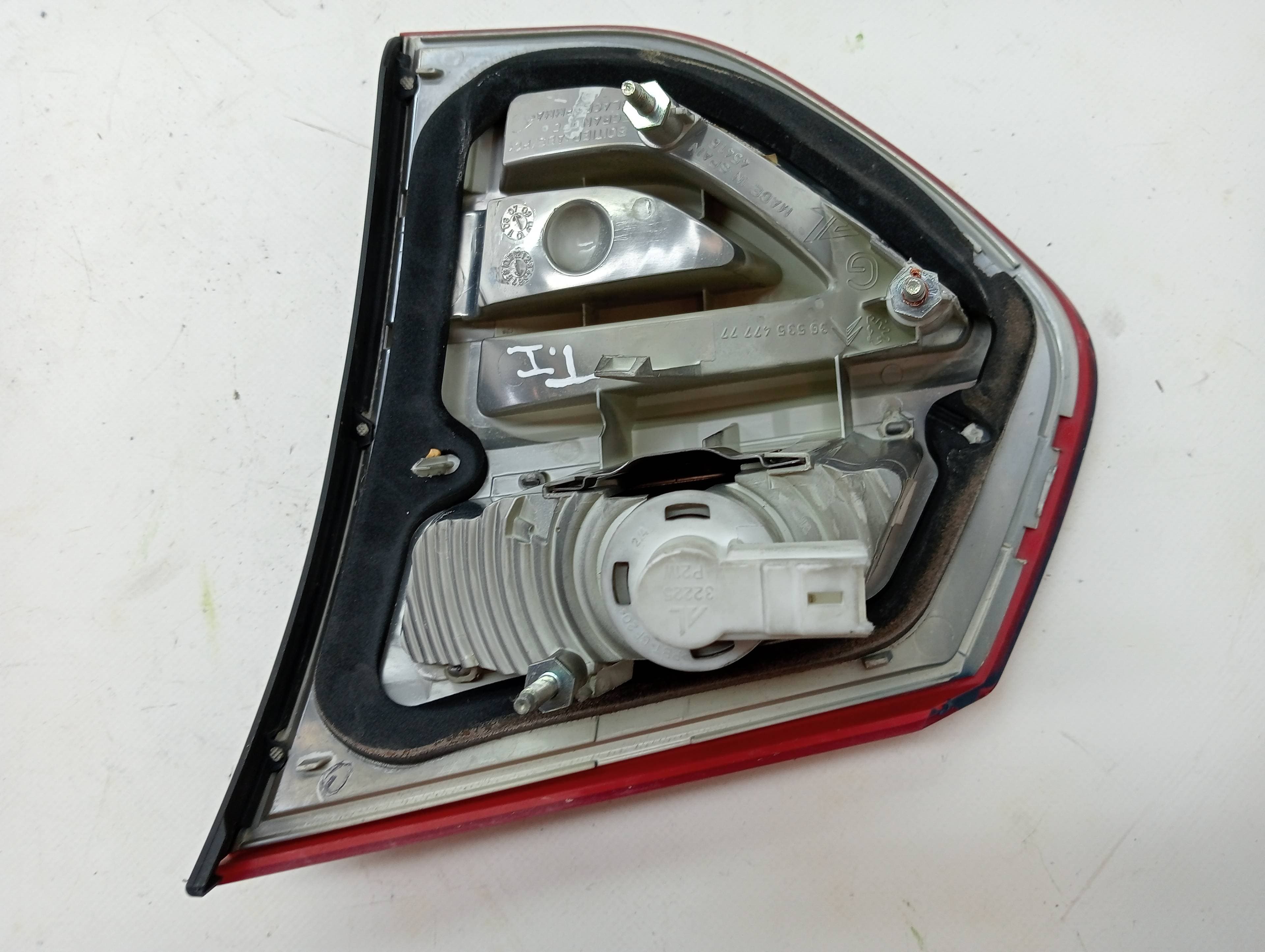 Piloto trasero izquierdo interior CITROEN C4 GRAND PICASSO 3