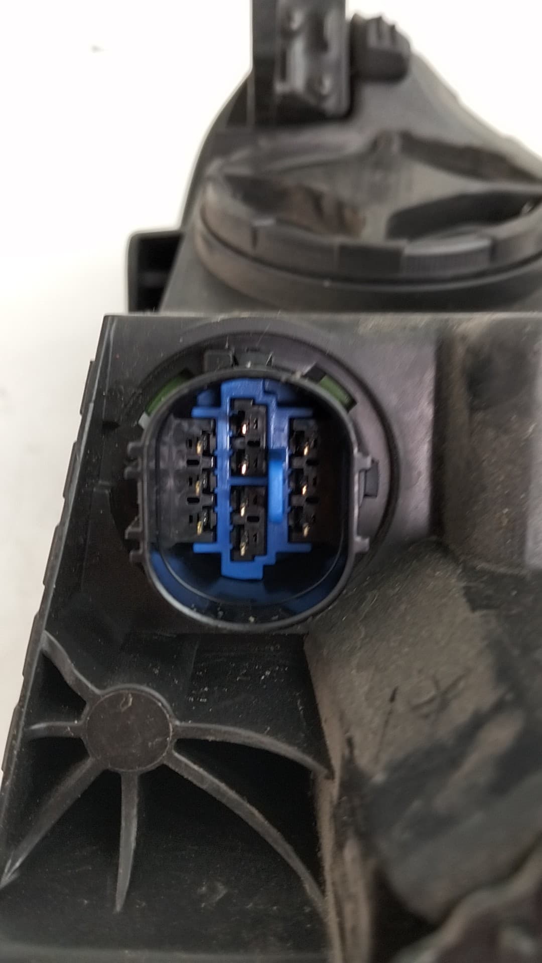 Faro izquierdo KIA STONIC 2