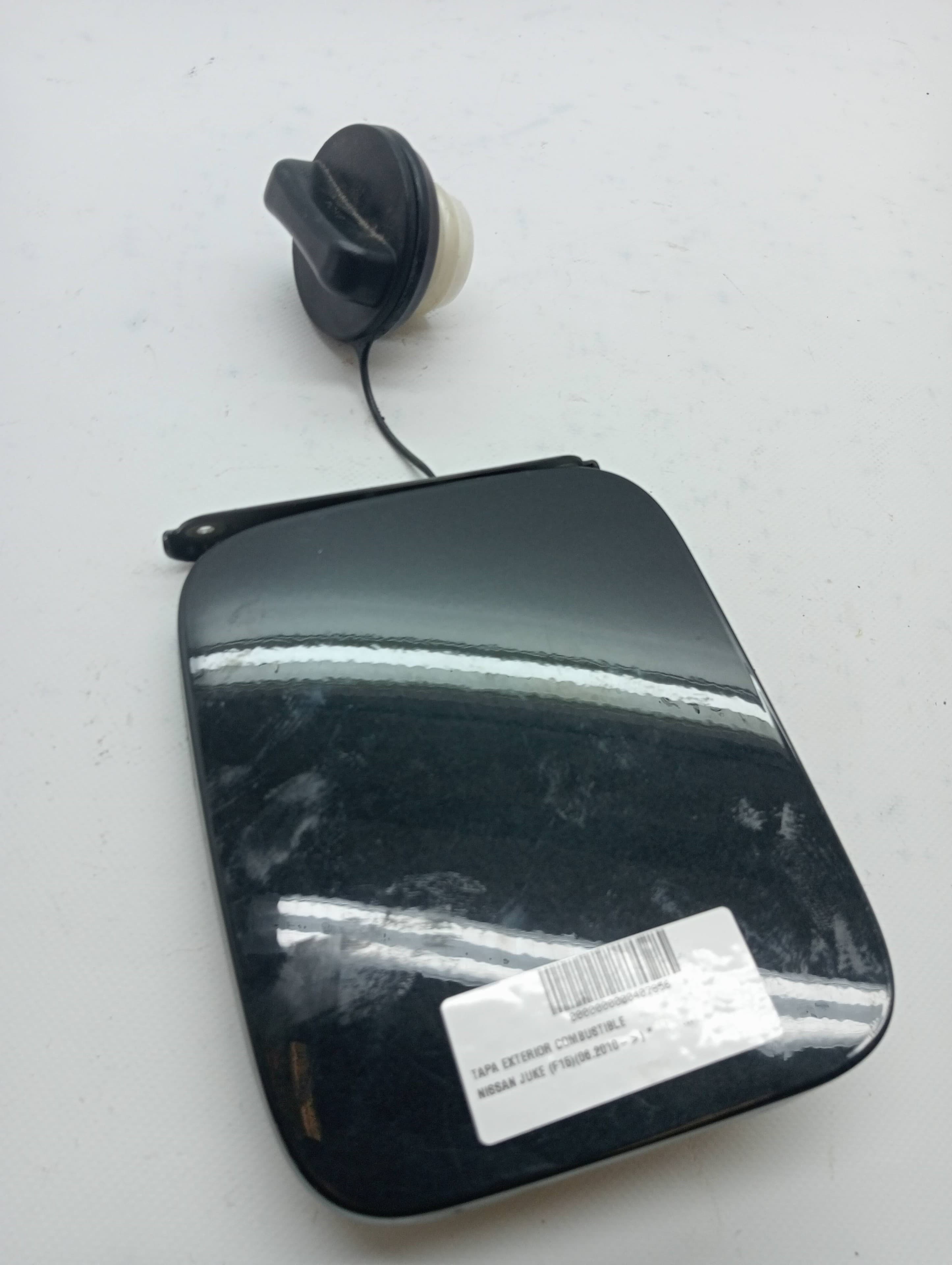 Tapa exterior combustible NISSAN JUKE (F15)