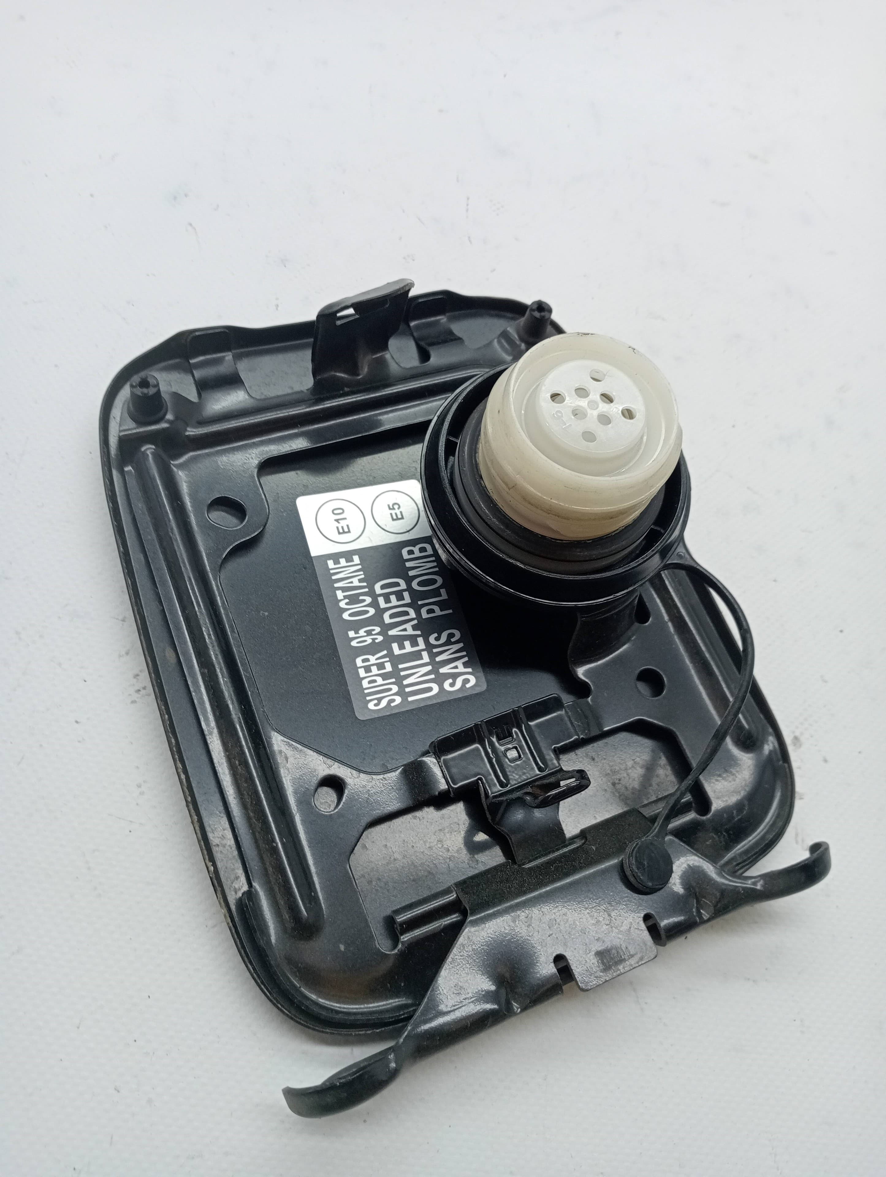 Tapa exterior combustible NISSAN JUKE (F15) 2