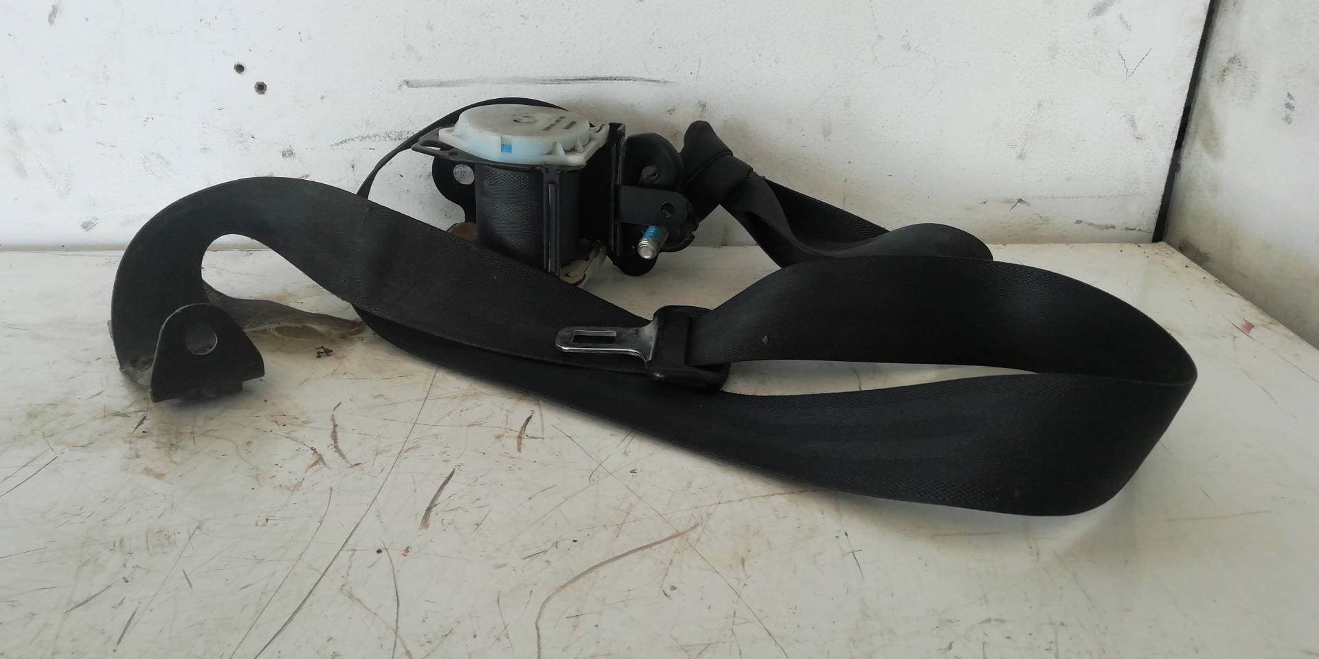 Cinturon seguridad trasero derecho MITSUBISHI MONTERO (L040)
