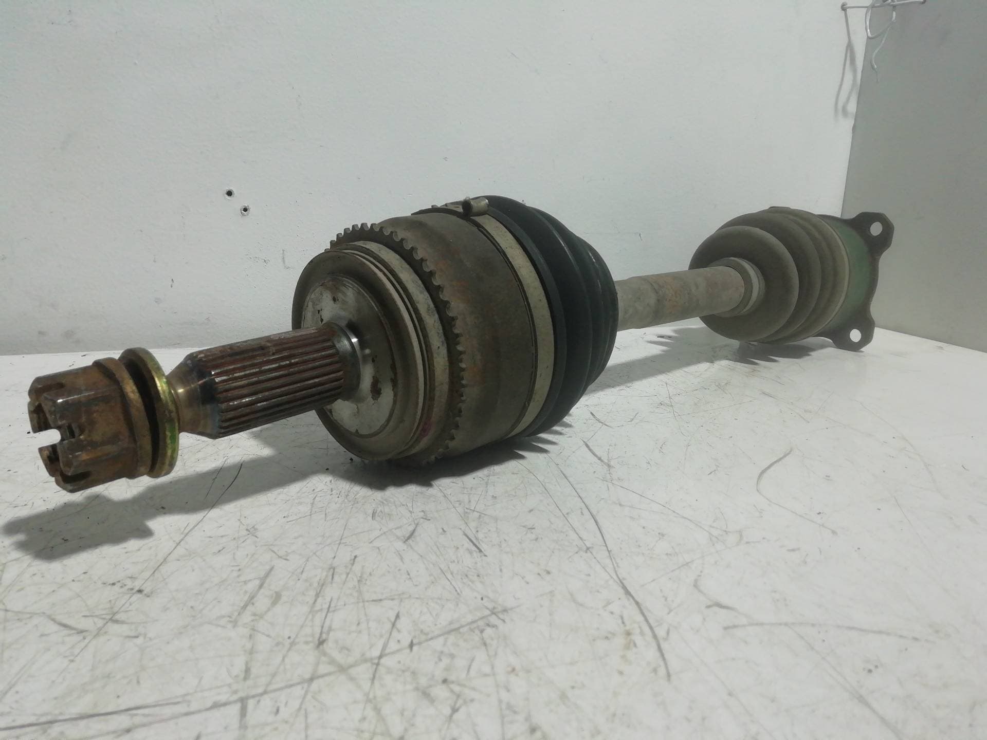 Transmision delantera derecha MITSUBISHI MONTERO (L040)