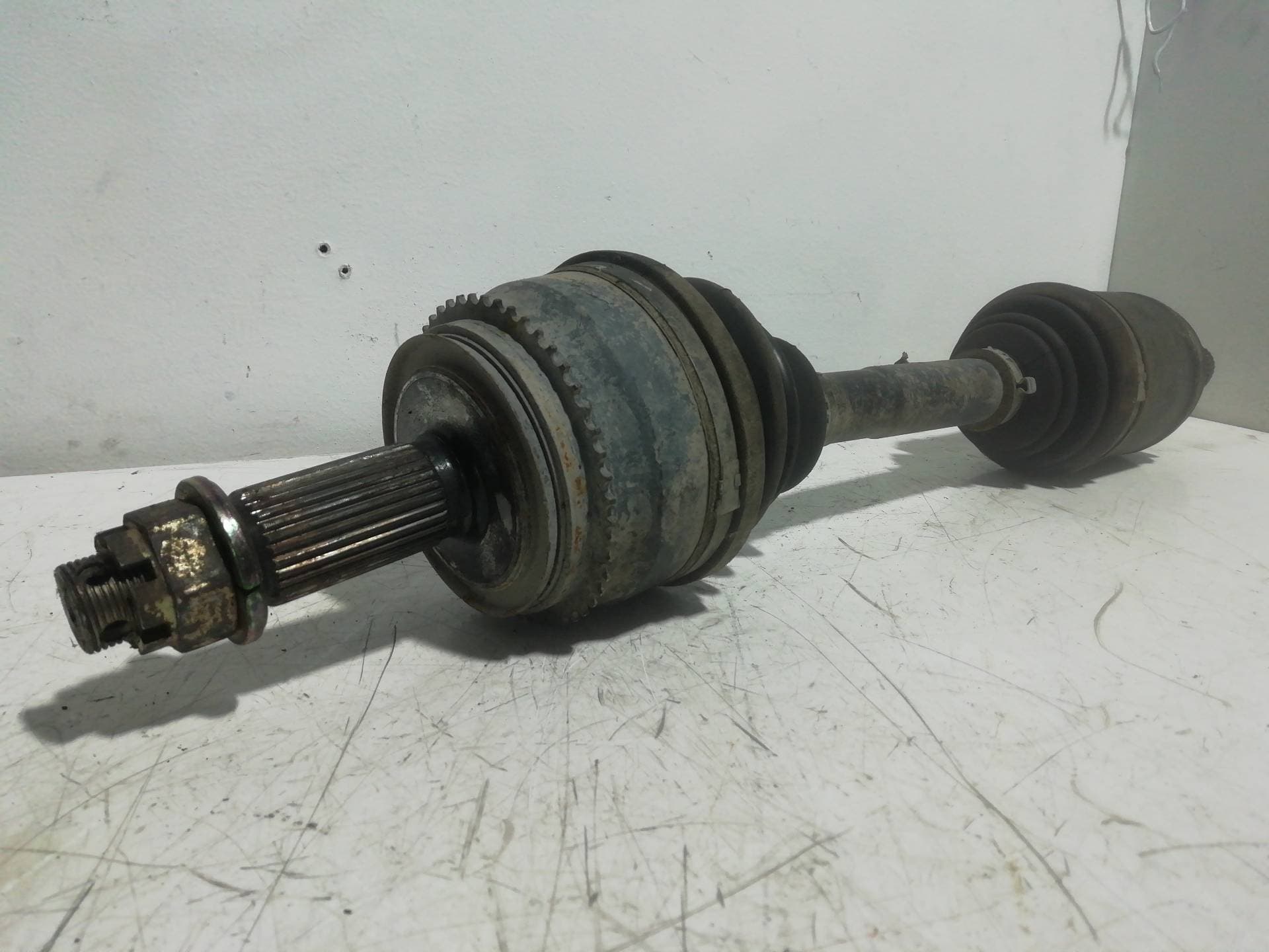 Transmision delantera izquierda MITSUBISHI MONTERO (L040)