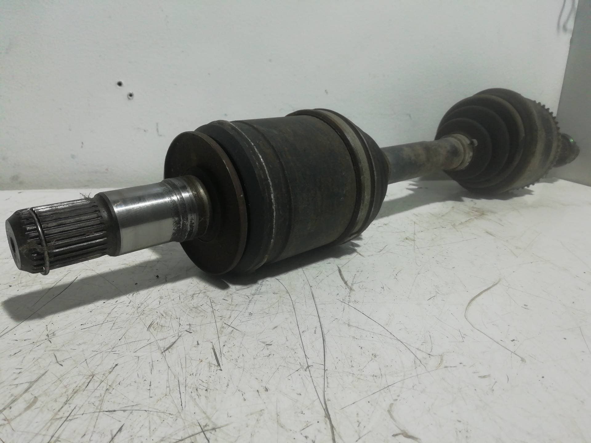 Transmision delantera izquierda MITSUBISHI MONTERO (L040) 2