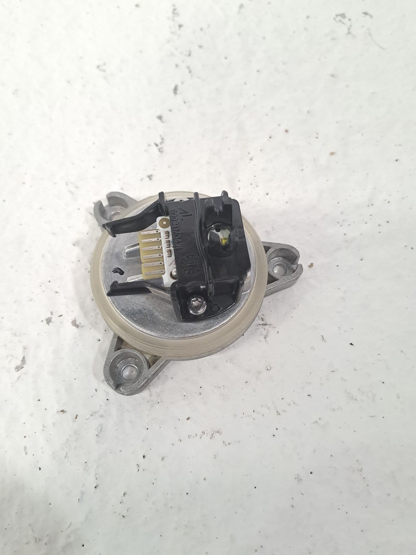 Centralita faros xenon BMW X3 (F25)
