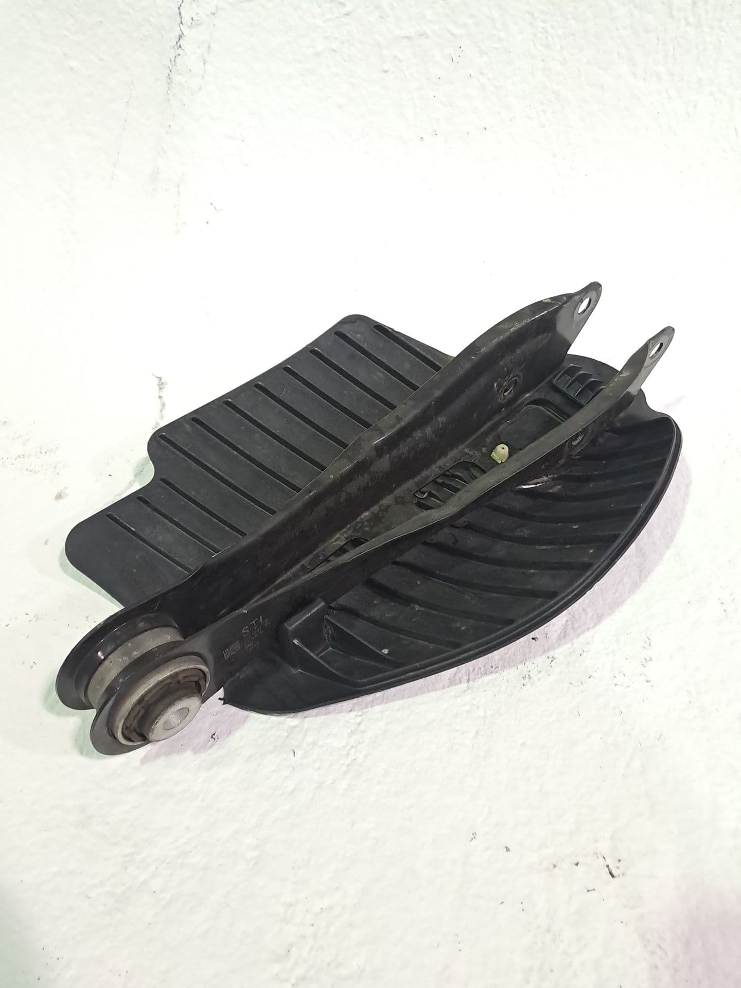 Brazo suspension inferior trasero izquierdo BMW X3 (F25) 2