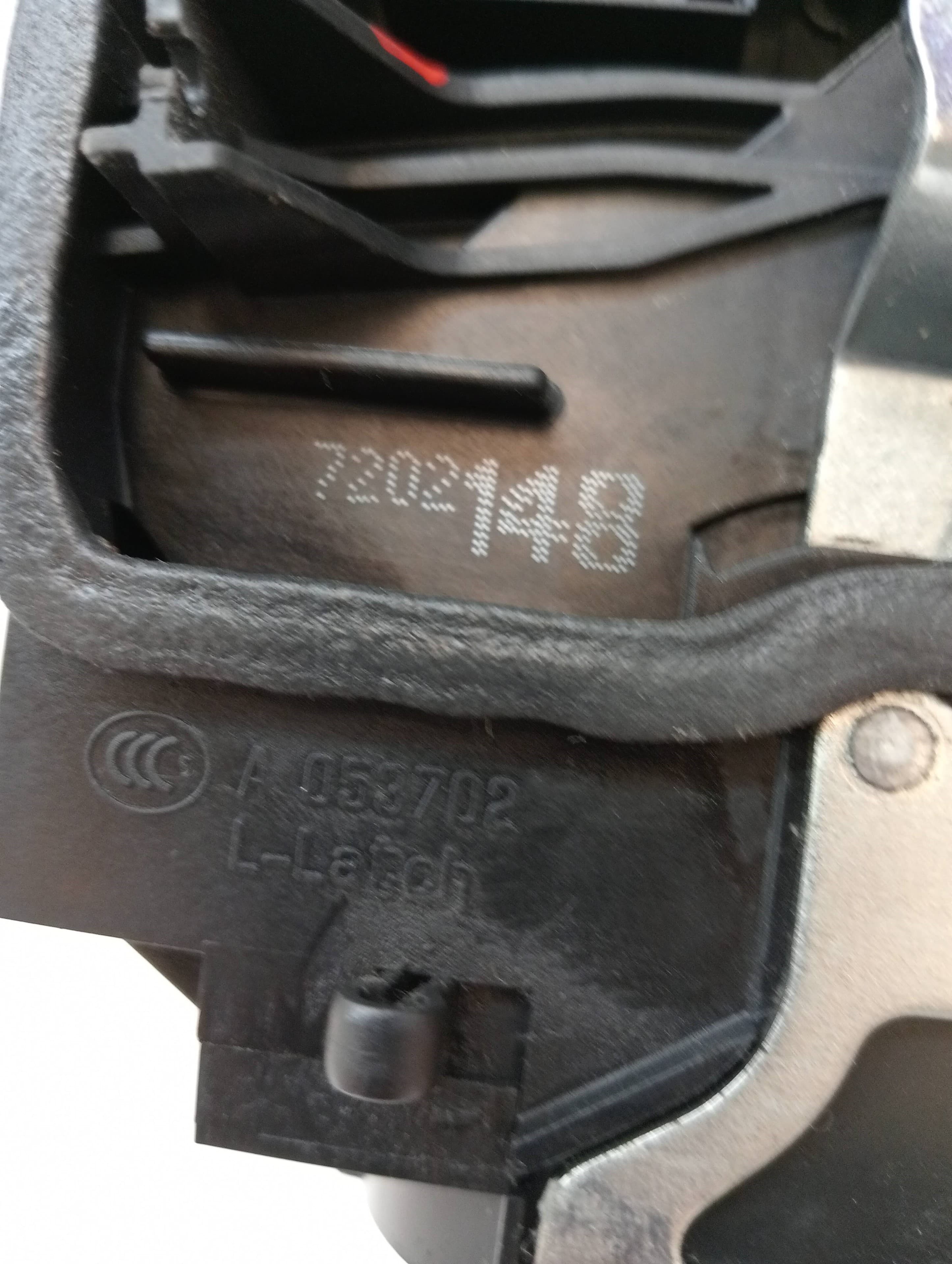 Cerradura puerta trasera derecha BMW X3 (E83) 2