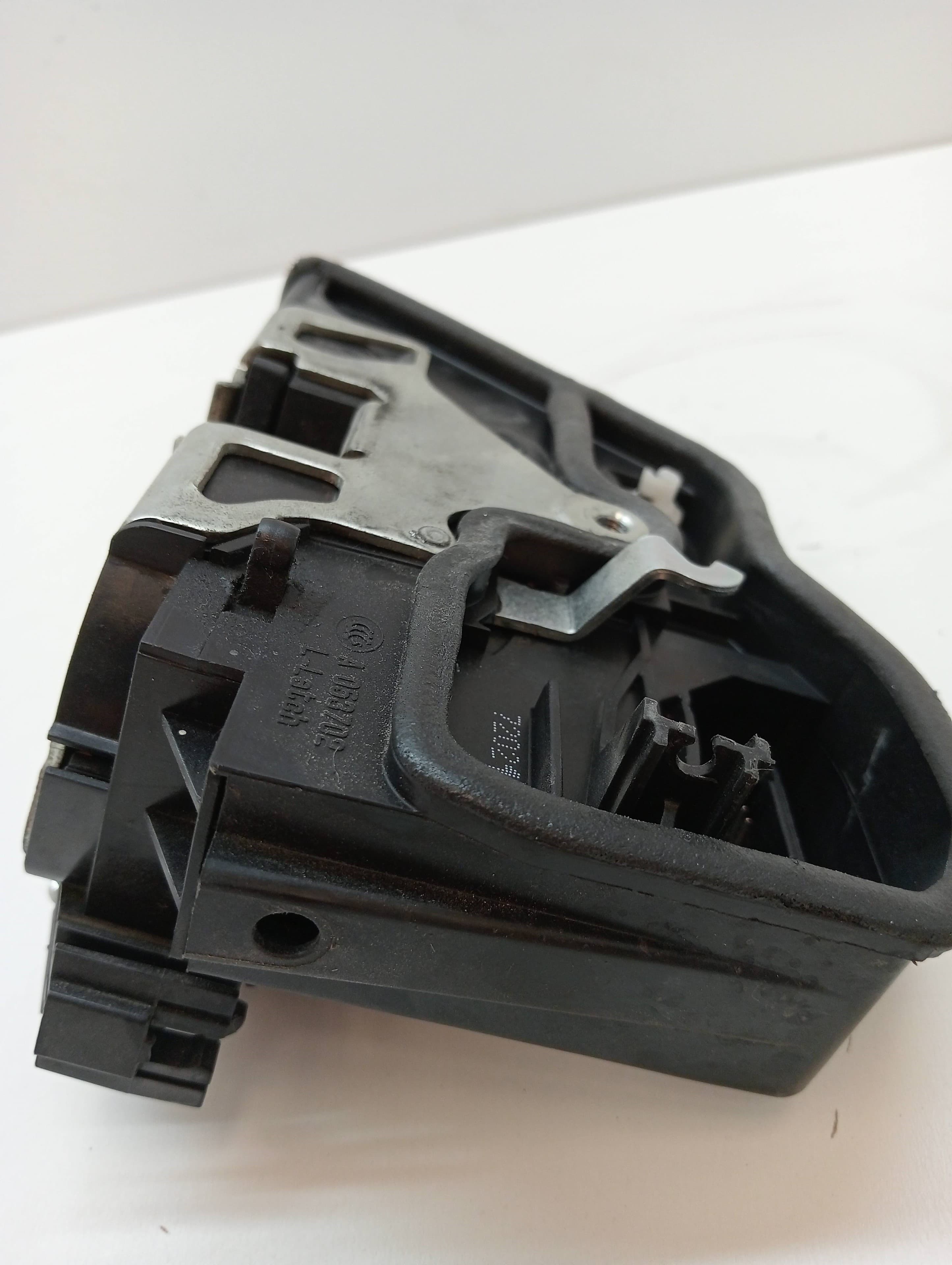 Cerradura puerta trasera izquierda BMW X3 (E83) 3
