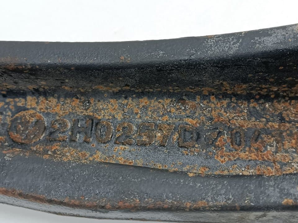 Mangueta delantera izquierda VOLKSWAGEN AMAROK 2