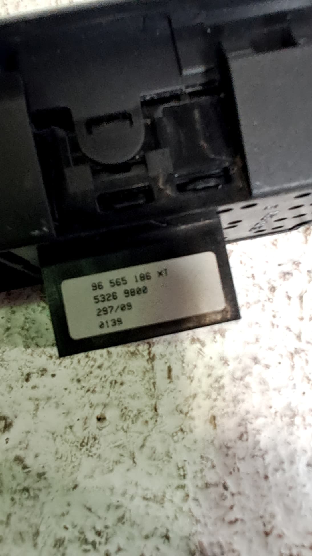Mando elevalunas delantero izquierdo PEUGEOT 308 2