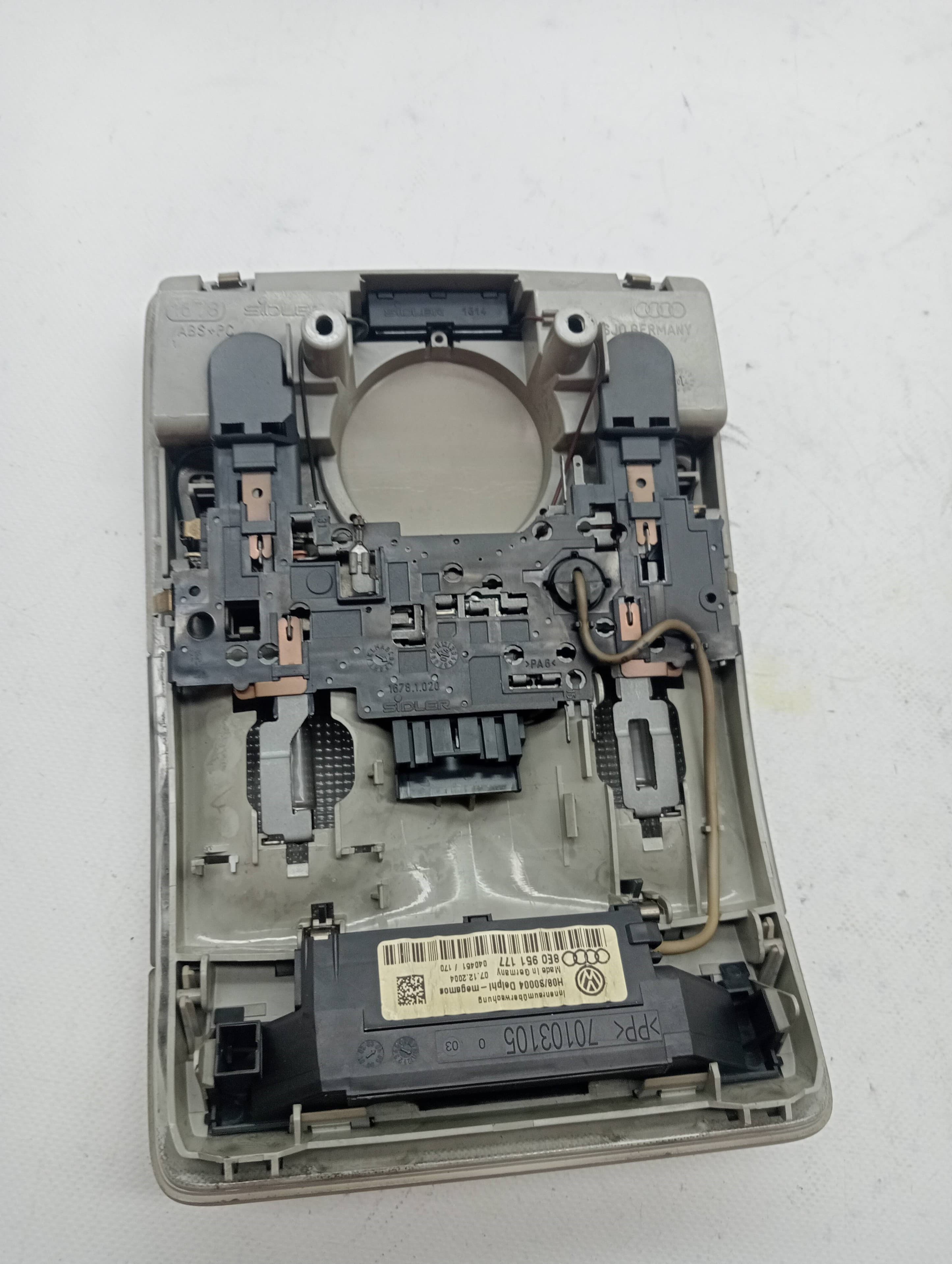 Luz interior AUDI A4 BERLINA (8E) 3