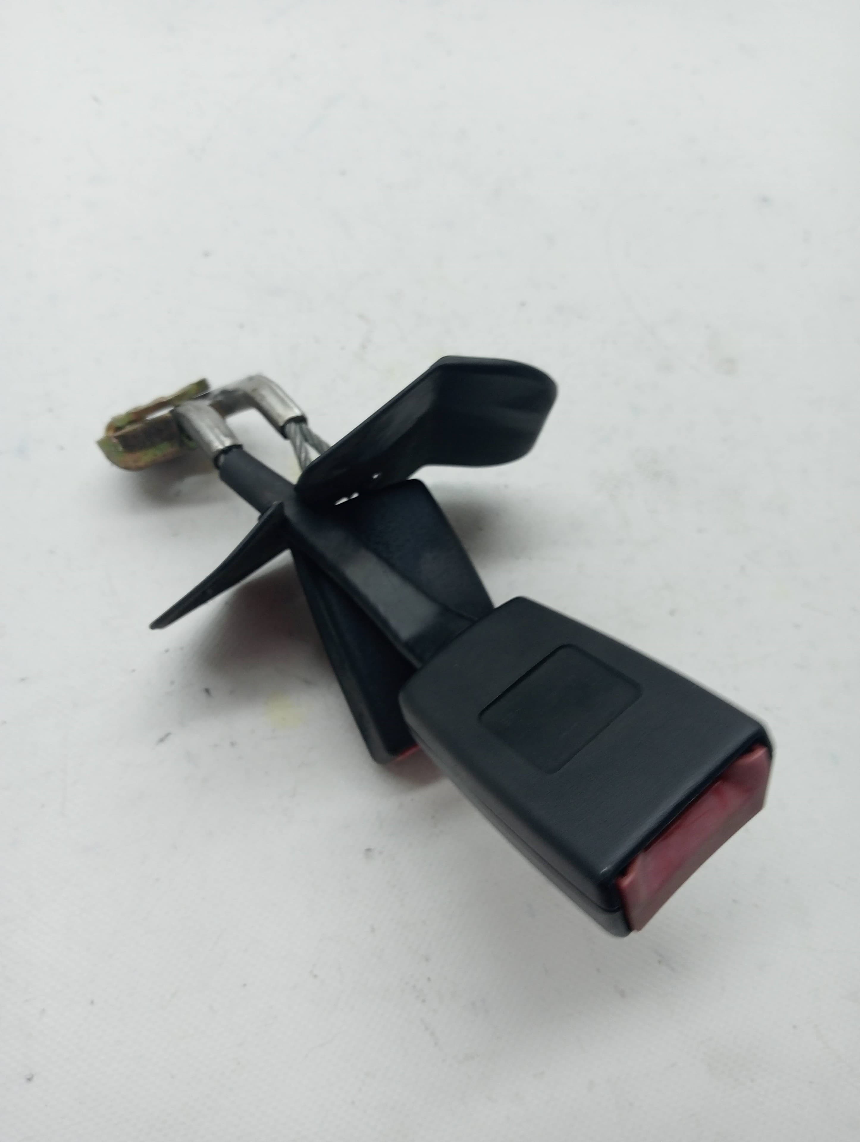 Enganche cinturon AUDI A4 BERLINA (8E)