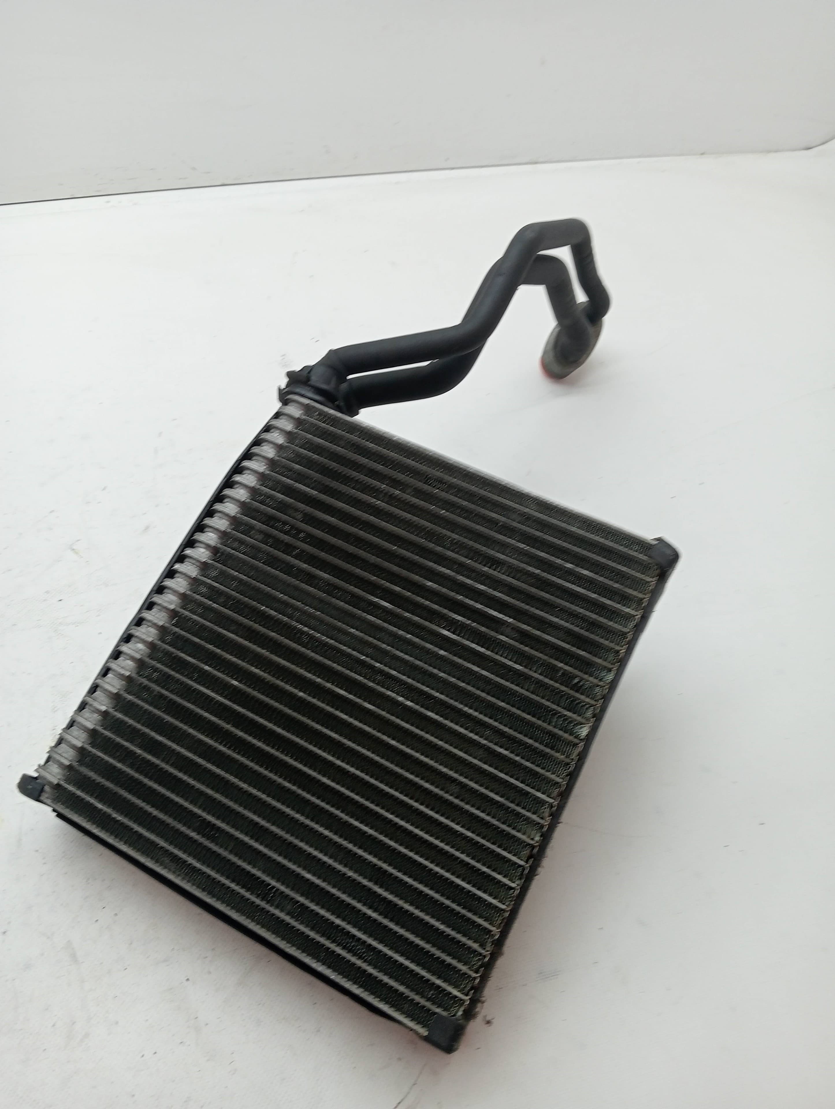 Recambio AUDI A4 BERLINA (8E) ref. 8E1820103A