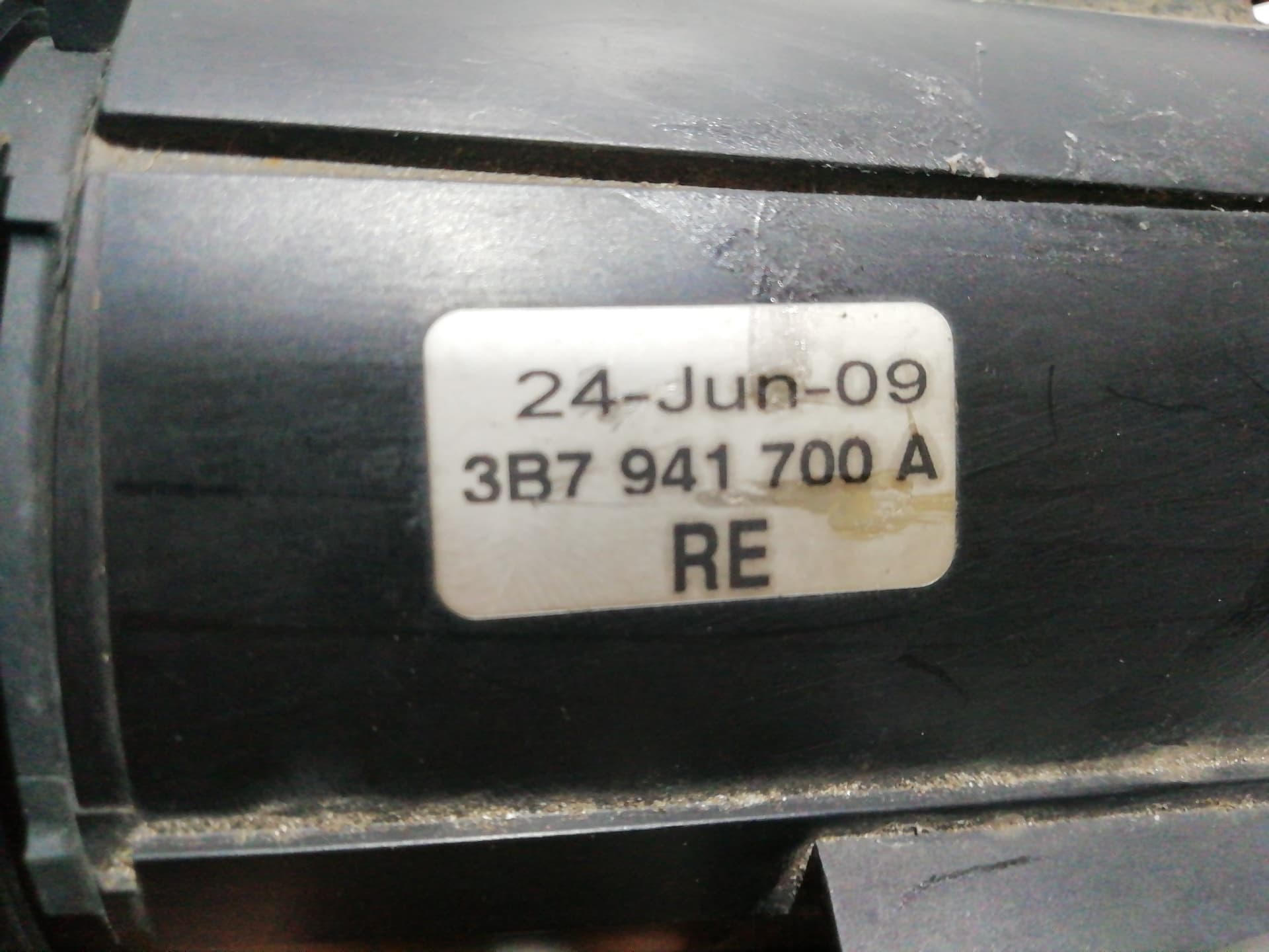 Faro antiniebla derecho VOLKSWAGEN PASSAT BERLINA (3B3) 2