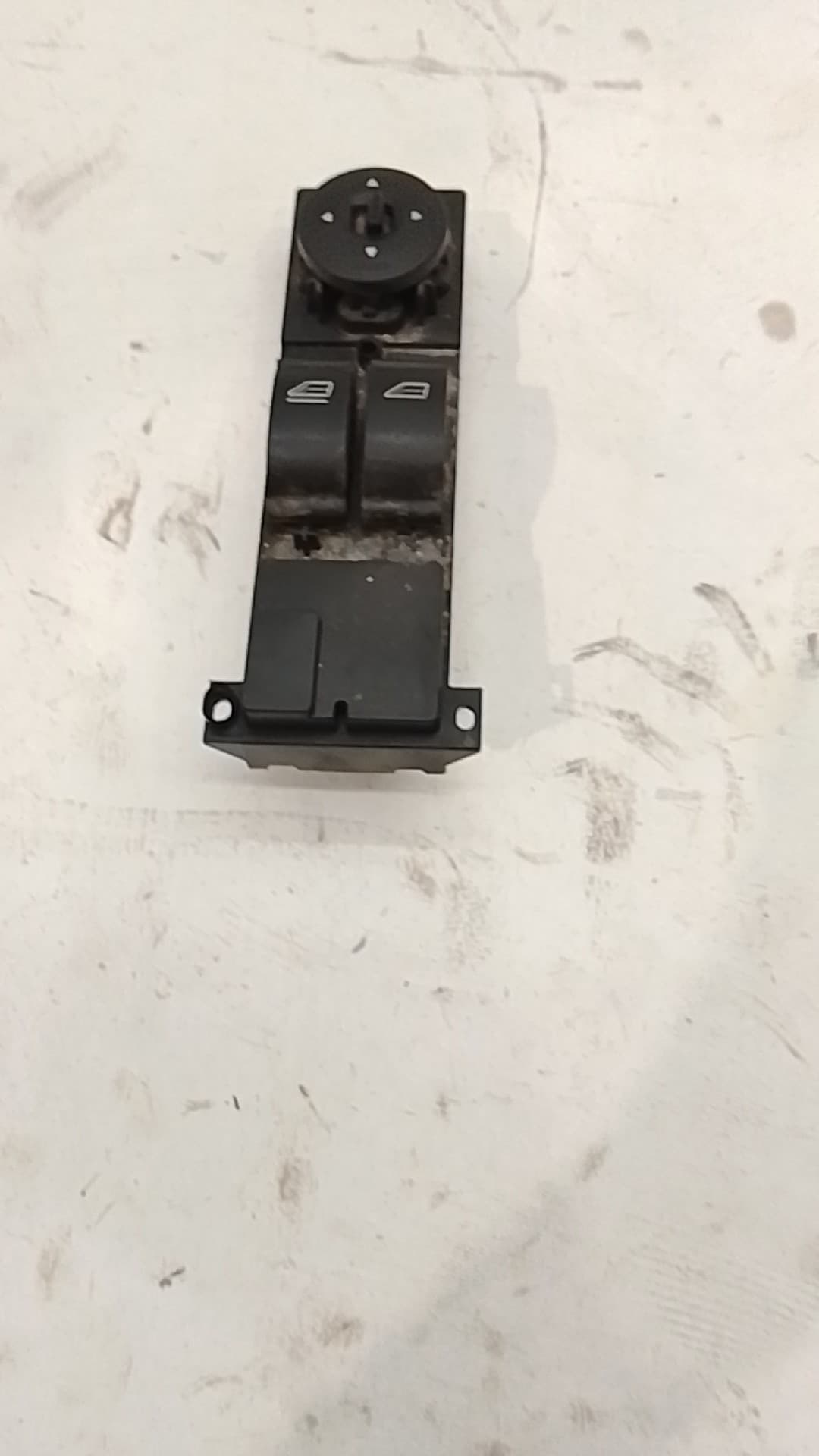 Mando elevalunas delantero izquierdo FORD FOCUS BERLINA (CAP) 3