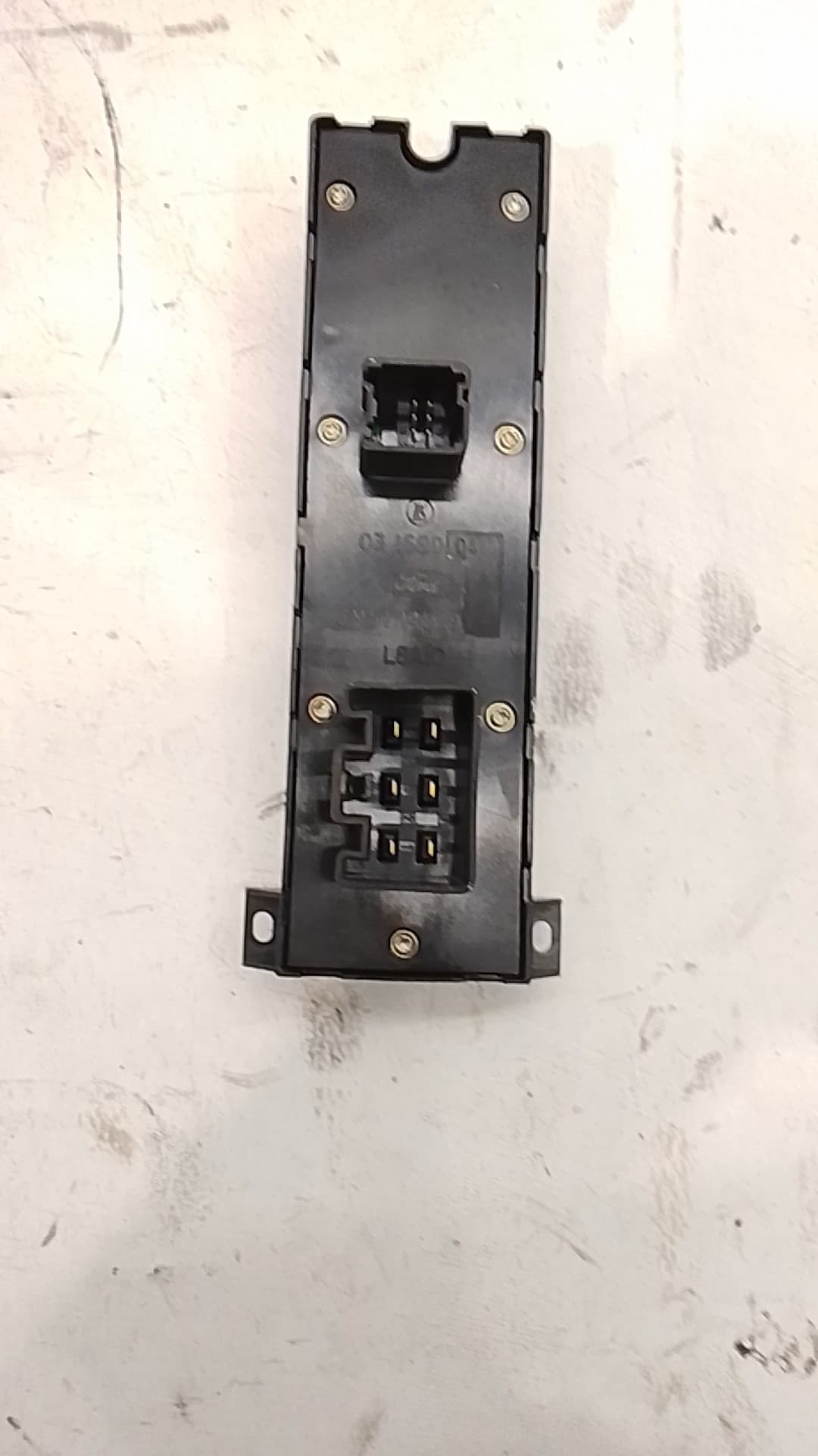 Mando elevalunas delantero izquierdo FORD FOCUS BERLINA (CAP) 2